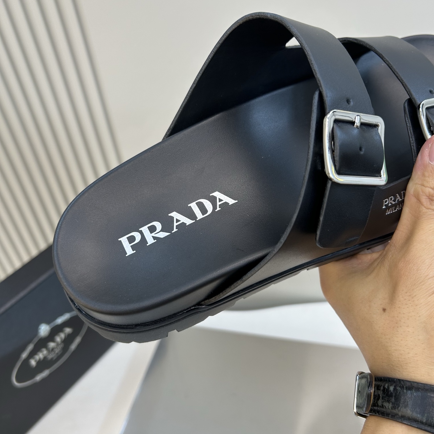 ⚠️【PRA*A】⚠️男士精品拖鞋⚠️码数:39 -44(45.46订做)⚠️春夏最新款!经典简约男士拖 ⚠️【PRA*A】⚠️男士精品拖鞋⚠️码数:39 -44(45.46订做)⚠️春夏最新款!经典简约男士拖