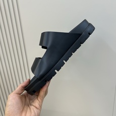 ⚠️【PRA*A】⚠️男士精品拖鞋⚠️码数:39 -44(45.46订做)⚠️春夏最新款!经典简约男士拖 ⚠️【PRA*A】⚠️男士精品拖鞋⚠️码数:39 -44(45.46订做)⚠️春夏最新款!经典简约男士拖