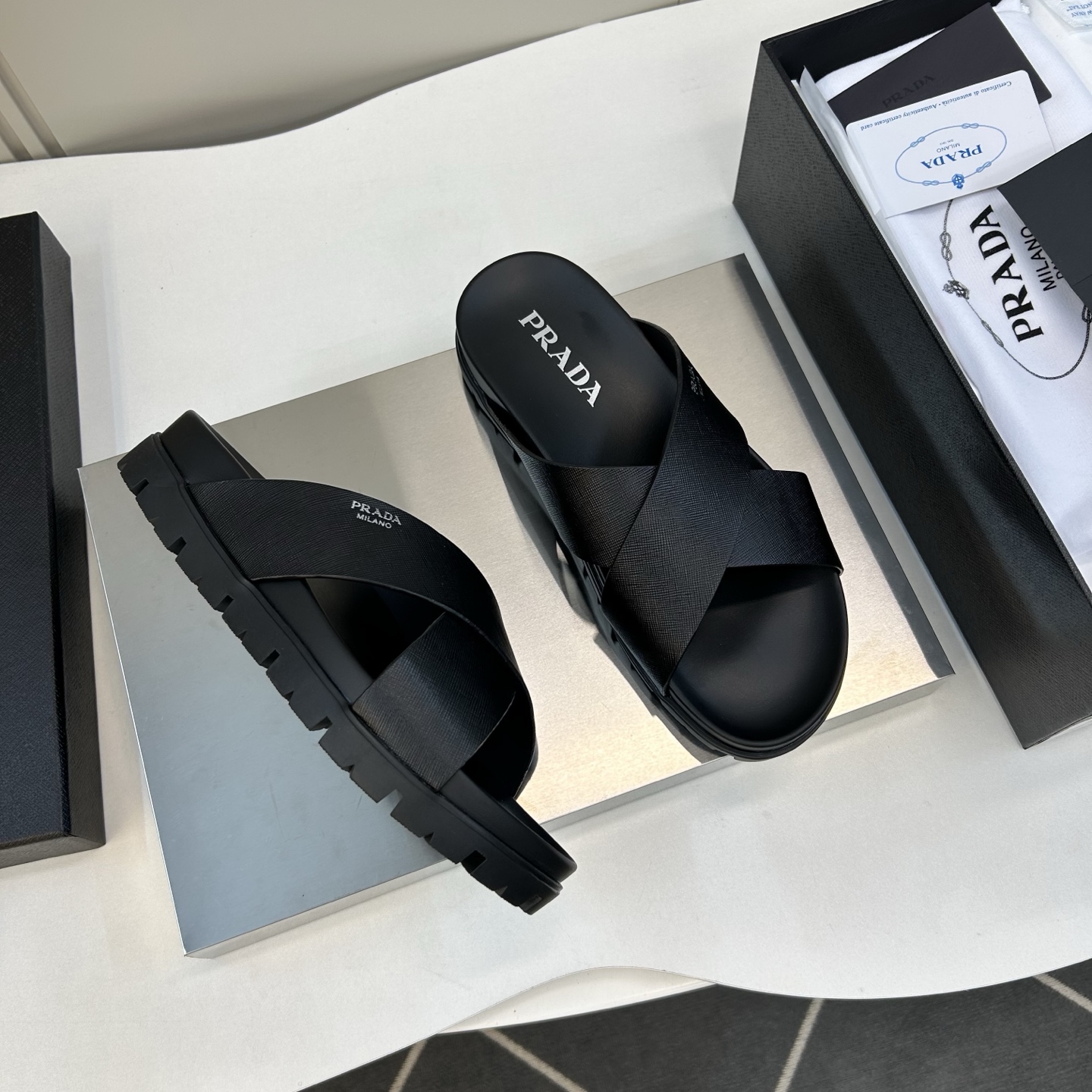 ⚠️【PRA＊A】⚠️男士精品拖鞋⚠️码数：39 －44(45．46订做)⚠️春夏最新款！经典简约男士拖