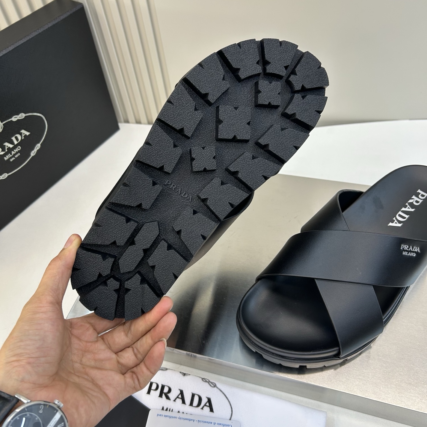 ⚠️【PRA*A】⚠️男士精品拖鞋⚠️码数:39 -44(45.46订做)⚠️春夏最新款!经典简约男士拖 ⚠️【PRA*A】⚠️男士精品拖鞋⚠️码数:39 -44(45.46订做)⚠️春夏最新款!经典简约男士拖