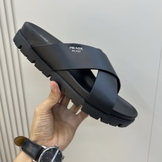 ⚠️【PRA*A】⚠️男士精品拖鞋⚠️码数:39 -44(45.46订做)⚠️春夏最新款!经典简约男士拖 ⚠️【PRA*A】⚠️男士精品拖鞋⚠️码数:39 -44(45.46订做)⚠️春夏最新款!经典简约男士拖