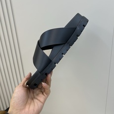 ⚠️【PRA*A】⚠️男士精品拖鞋⚠️码数:39 -44(45.46订做)⚠️春夏最新款!经典简约男士拖 ⚠️【PRA*A】⚠️男士精品拖鞋⚠️码数:39 -44(45.46订做)⚠️春夏最新款!经典简约男士拖