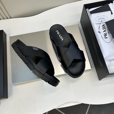 ⚠️【PRA*A】⚠️男士精品拖鞋⚠️码数:39 -44(45.46订做)⚠️春夏最新款!经典简约男士拖 ⚠️【PRA*A】⚠️男士精品拖鞋⚠️码数:39 -44(45.46订做)⚠️春夏最新款!经典简约男士拖