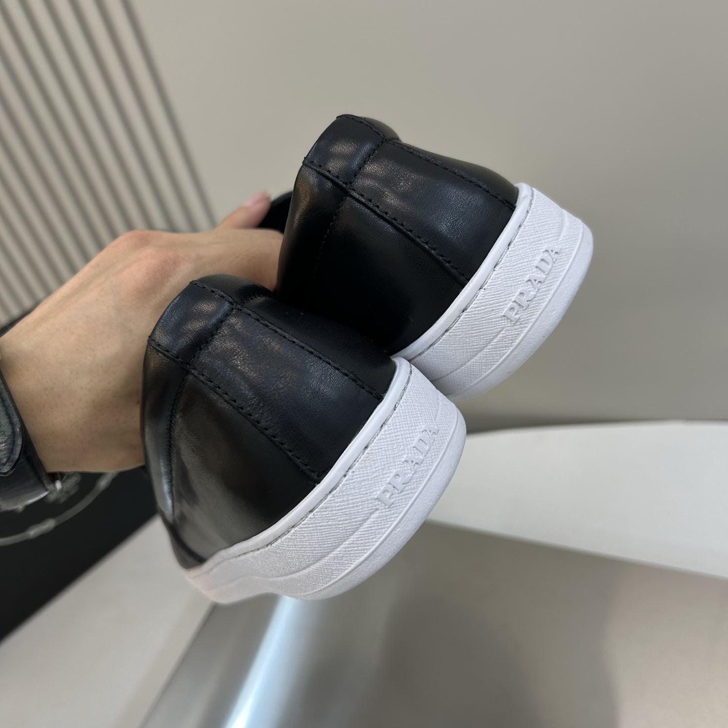 ⚠️【PRA＊】⚠️高品质，四季款⚠️男士休闲款正码39一44(5－10）⚠️经典永不过时！独家高品！四