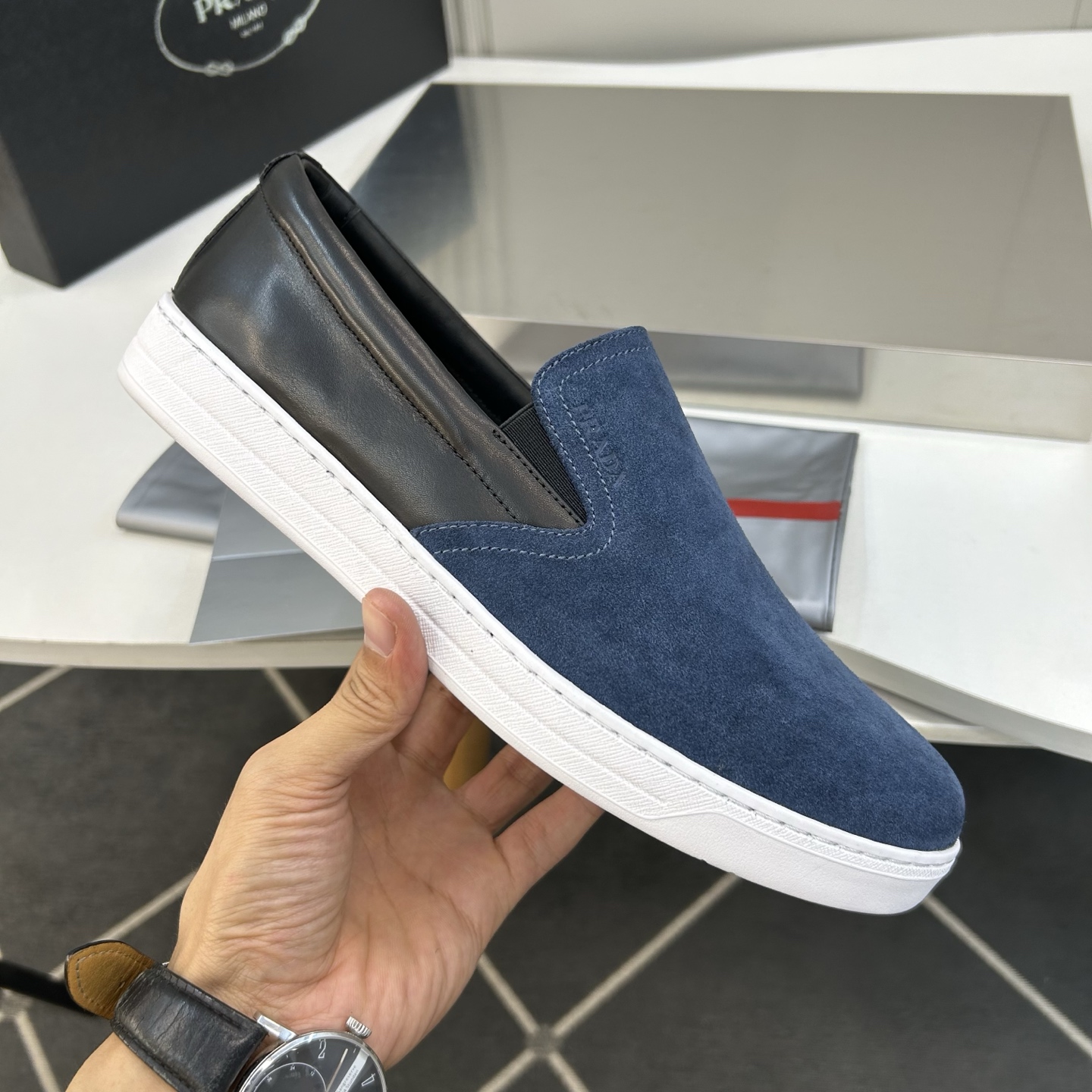 ⚠️【PRA＊】⚠️高品质，四季款⚠️男士休闲款正码39一44(5－10）⚠️经典永不过时！独家高品！四