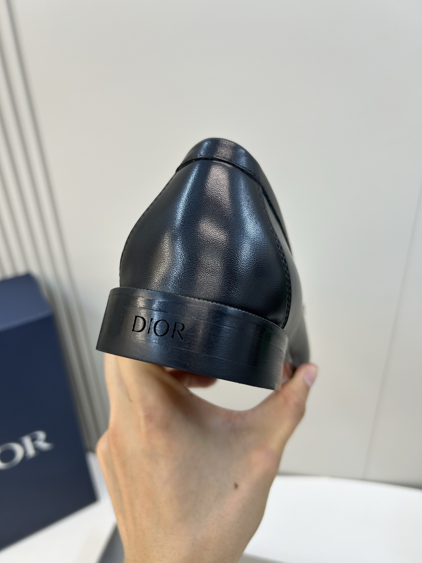 ⚠️Di*r⚠️，顶尖工艺品⚠️时尚正装皮底⚠️正码：39一44，(5一10)⚠️迪奥永恒经典乐福鞋！🐂