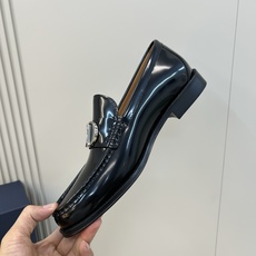 ⚠️Di*r⚠️,顶尖工艺品⚠️时尚正装皮底⚠️正码:39一44,(5一10)⚠️迪奥永恒经典乐福鞋!🐂 ⚠️Di*r⚠️,顶尖工艺品⚠️时尚正装皮底⚠️正码:39一44,(5一10)⚠️迪奥永恒经典乐福鞋!🐂