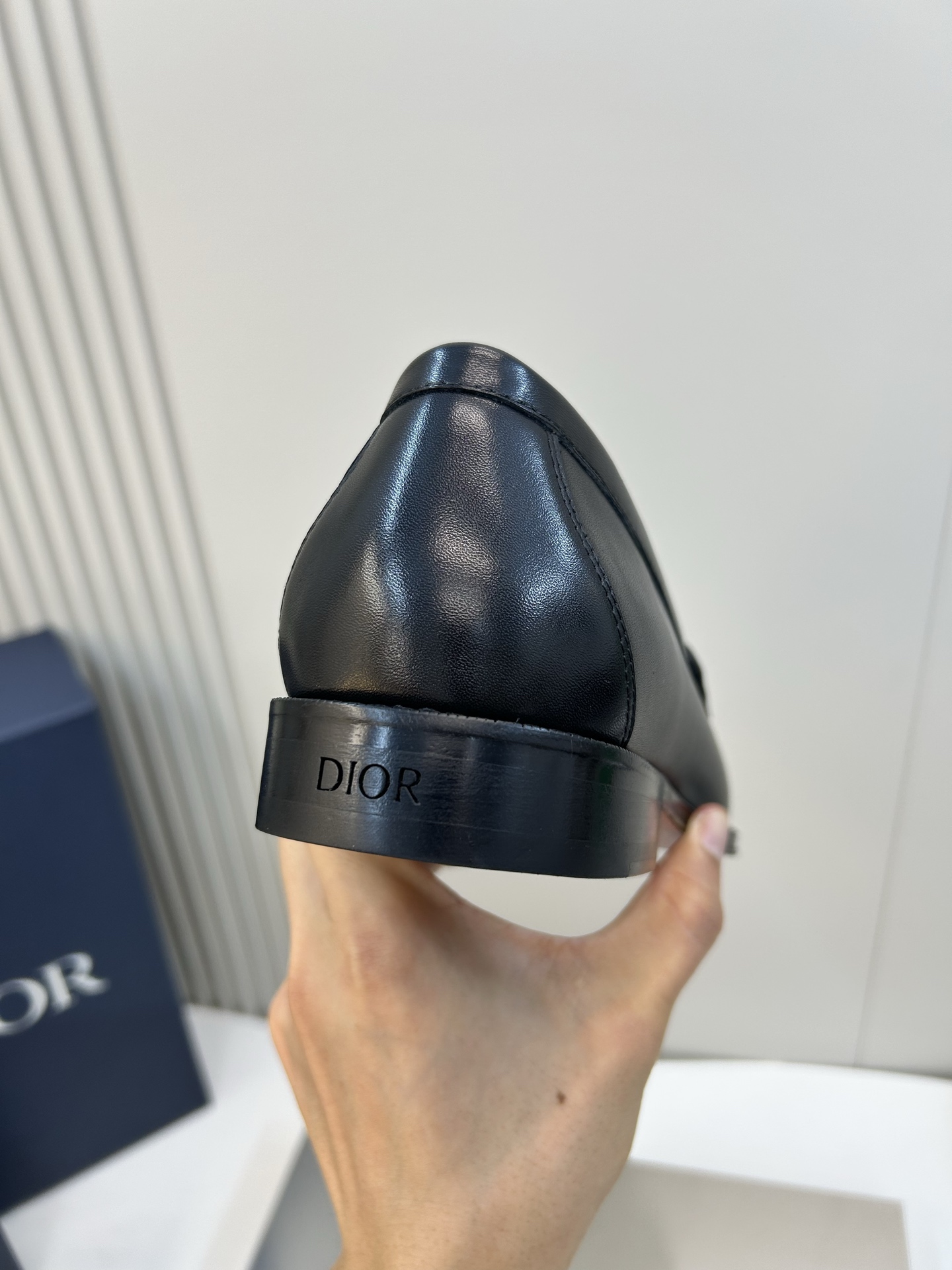 ⚠️Di*r⚠️，顶尖工艺品⚠️时尚正装皮底⚠️正码：39一44，(5一10)⚠️迪奥永恒经典乐福鞋！🐂