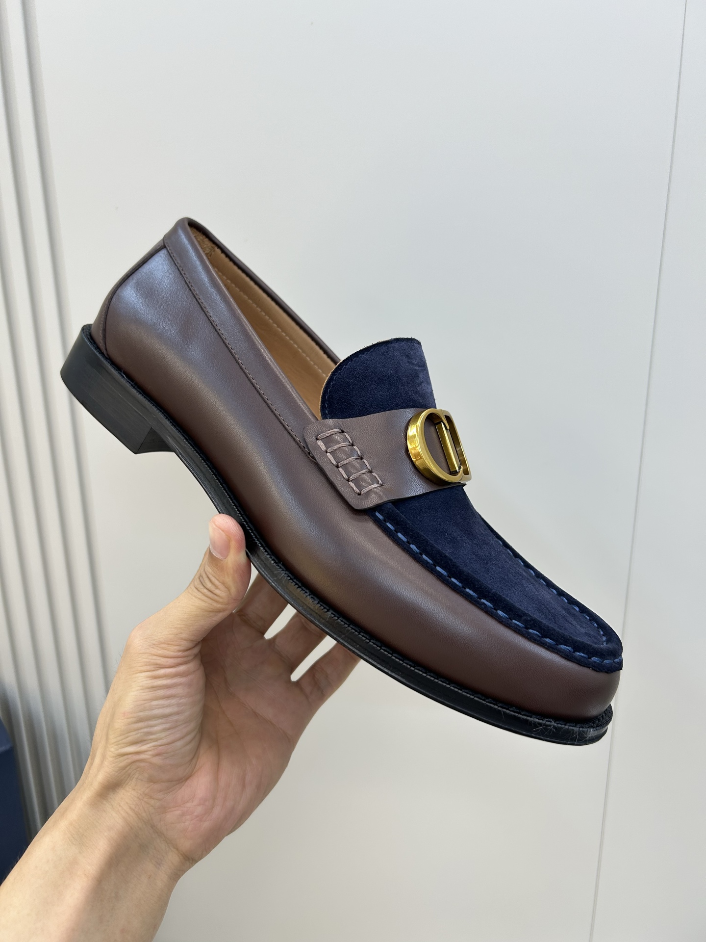 ⚠️Di*r⚠️，顶尖工艺品⚠️时尚正装皮底⚠️正码：39一44，(5一10)⚠️迪奥永恒经典乐福鞋！🐂
