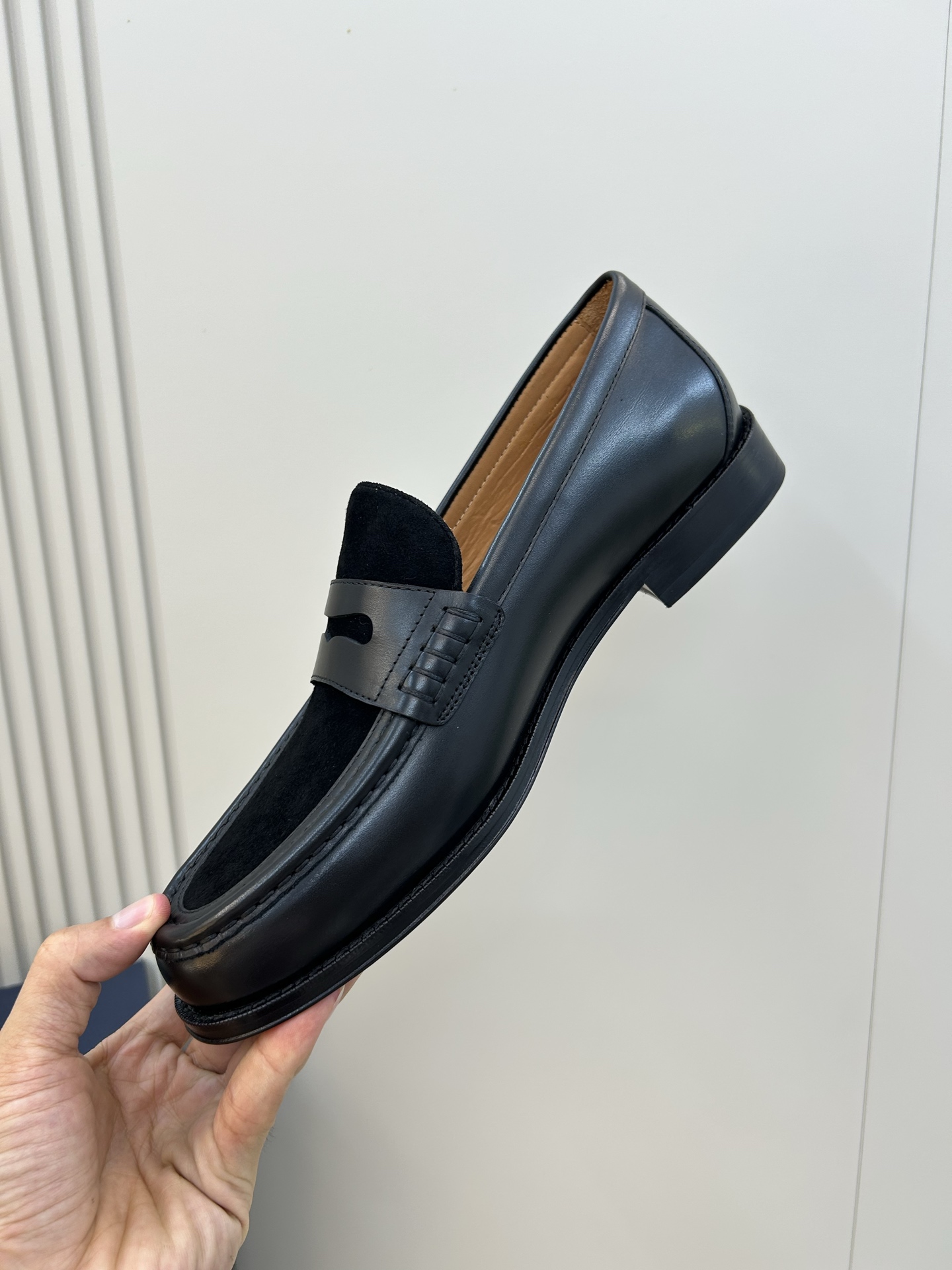 ⚠️Di*r⚠️，顶尖工艺品⚠️时尚正装皮底⚠️正码：39一44，(5一10) 皮底⚠️迪奥永恒经典乐福