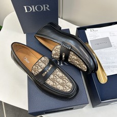 ⚠️Di*r⚠️,顶尖工艺品⚠️时尚正装皮底⚠️正码:39一44,(5一10) 皮底 ⚠️迪奥永恒经典 ⚠️Di*r⚠️,顶尖工艺品⚠️时尚正装皮底⚠️正码:39一44,(5一10) 皮底 ⚠️迪奥永恒经典