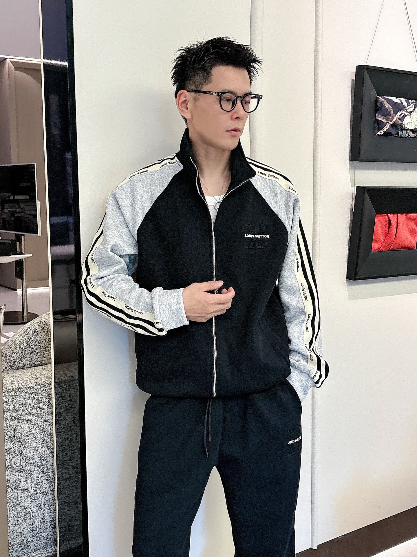 Louis Vuitton Men's Black & Grey Tracksuit Set, Designer Logo, Casual Style 4 i1758471981296 6635 0 3