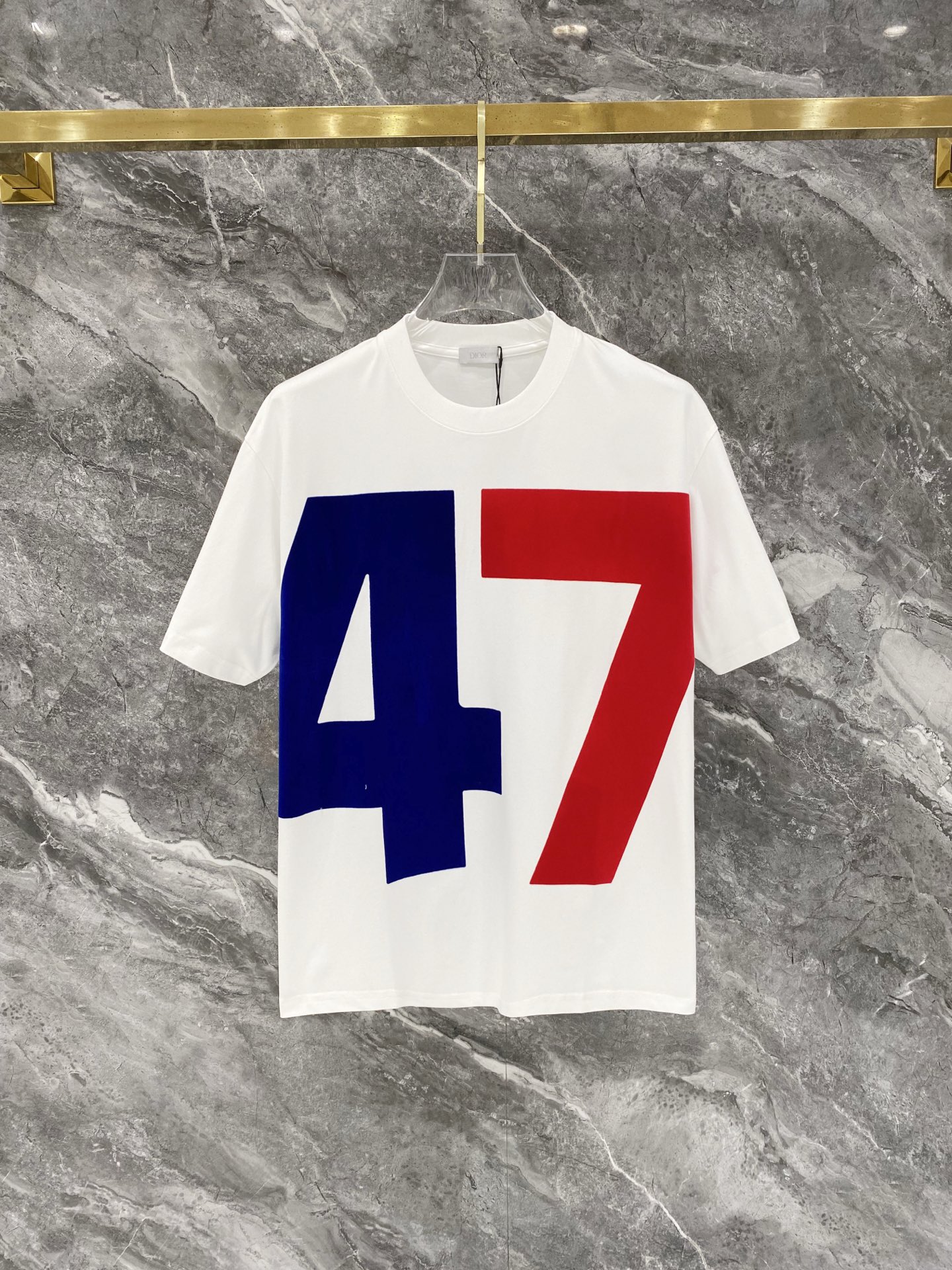 P95 Dior 26ss nueva camiseta de manga corta para hombres y mujeres, diseño artesanal de elementos de renombre con logot…