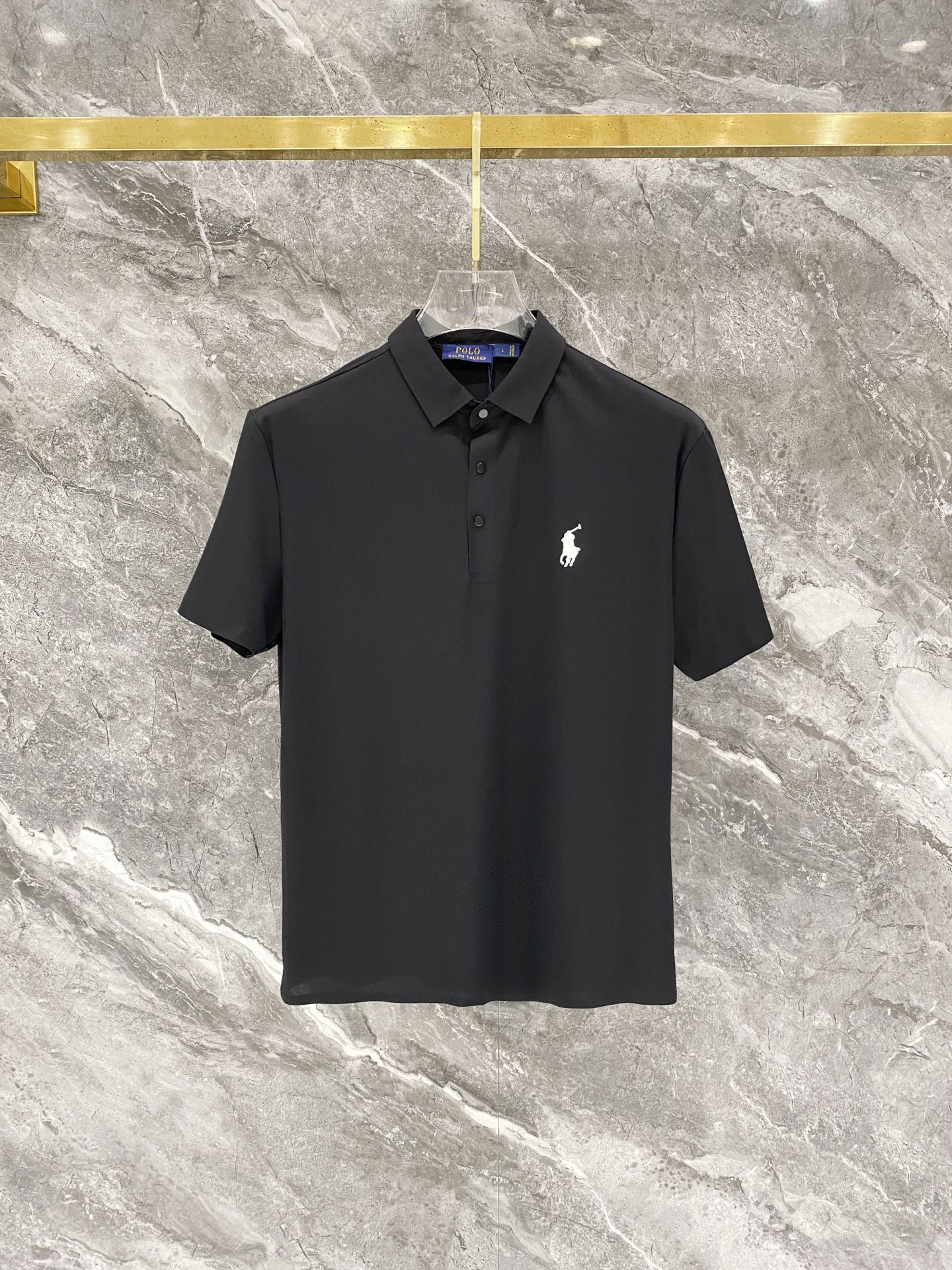 NO:776226,Paul PALPH Lauren polo26 spring and summer new launch men's short-sleeved seamless Polo shirt, the brand's latest design elements!  It’s neither monotonous nor complicated, just the right amount to show off your taste!  Customer-supplied top-quality customized pique cotton fabrics!  Comfortable, sweat-absorbent and breathable are not a problem at all. The unique luxury feel of the fabric presents a simple and elegant temperament!  Letter brand logo design on the chest!  Full three-dimensional! Standard cutting design!  Every detail is in sync with high-end fashion. Sizes: XL-4XL, loro piana, T-shirt,19860909保罗 PALPH Lauren polo26春夏 新款首发男士短袖无痕Polo衫,品牌最新设计元素！既不单调也不复杂,恰到好处的展现品味！客供顶级定制珠地棉面料！舒适吸汗透气根本不在话下,面料独具的高奢感呈现简约优雅气质！胸前字母品牌logo设计！饱满立体!标准裁剪设计！每一处细节都是与高端时尚同步的体现. 尺码:XL-4XL,,loro piana,T-shirt,,Men's clothing