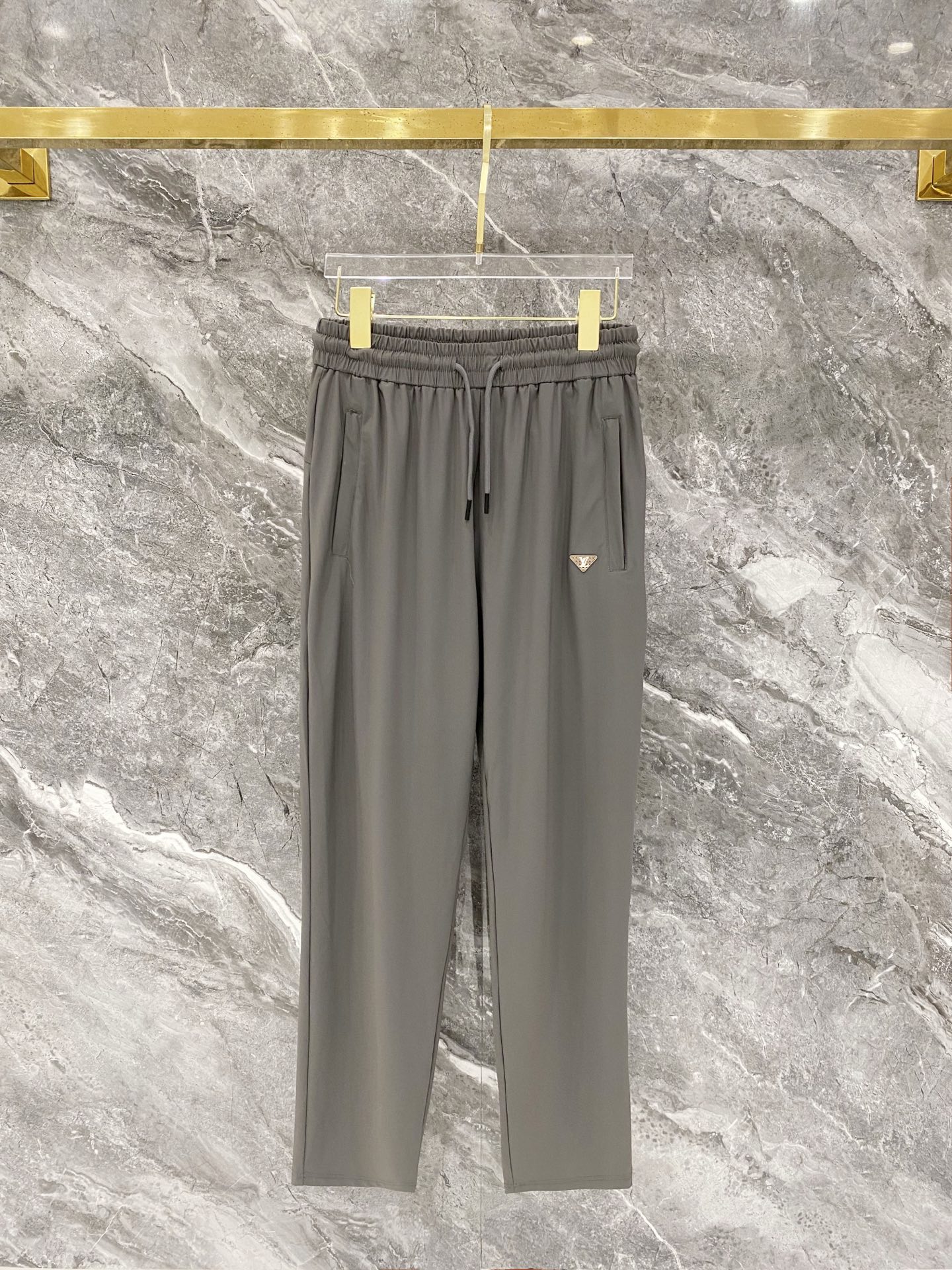 P100 LV Luis Vuitton, pantalones casuales de tejido, pantalones deportivos de secado rápido para hombre de la nueva col…