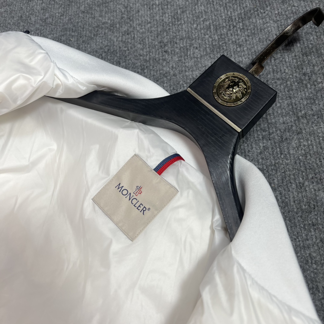 ️Moncler/蒙口秋冬新品三标齐全羽绒服90白鸭绒充实爆满好货不用过多介绍看细节专柜码数M-XXXL