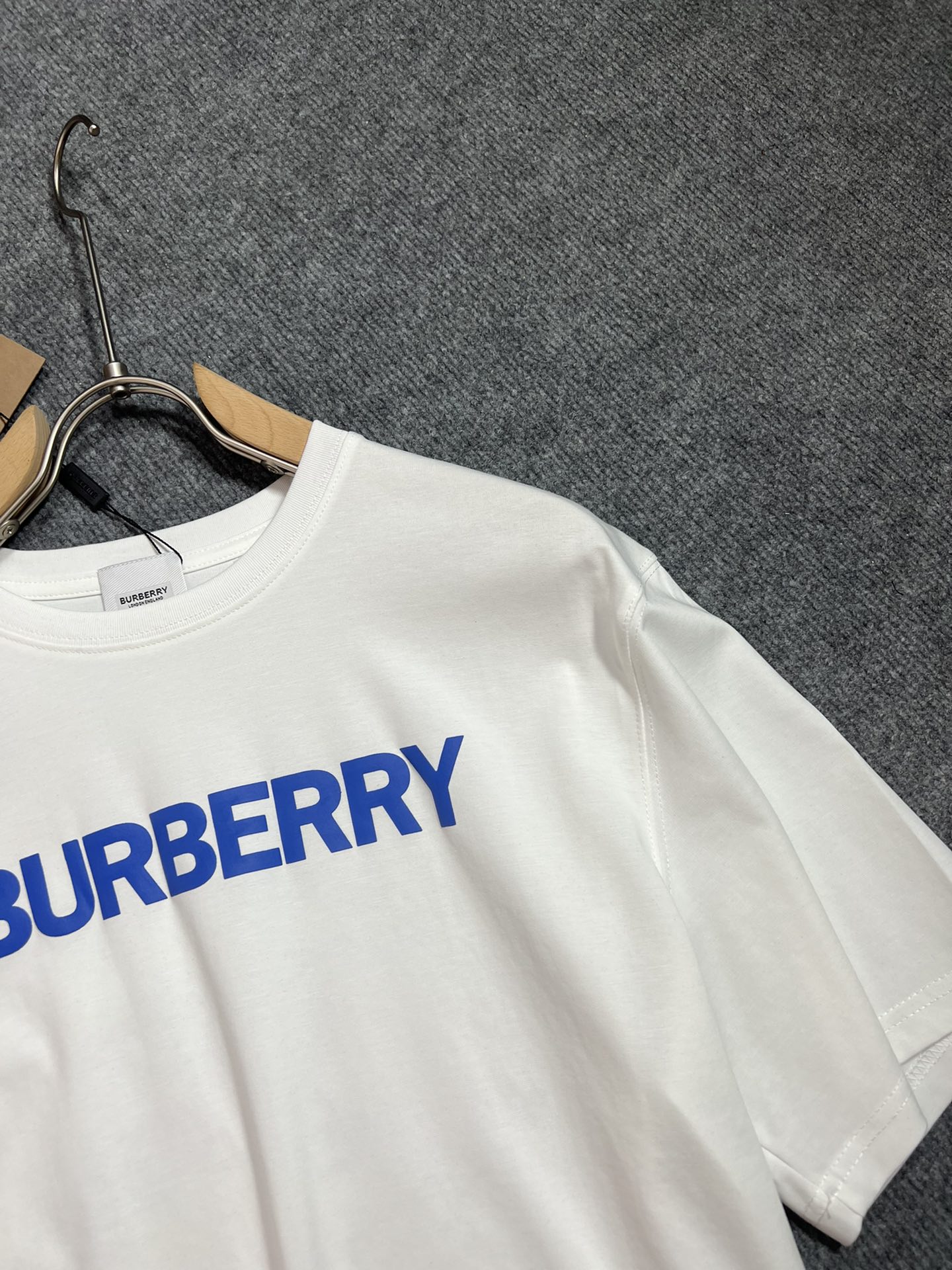 ️Burberry/巴宝莉2024年春夏新品上新三标齐全圆领短袖T恤好货不用过多介绍看细节专柜码数M-X