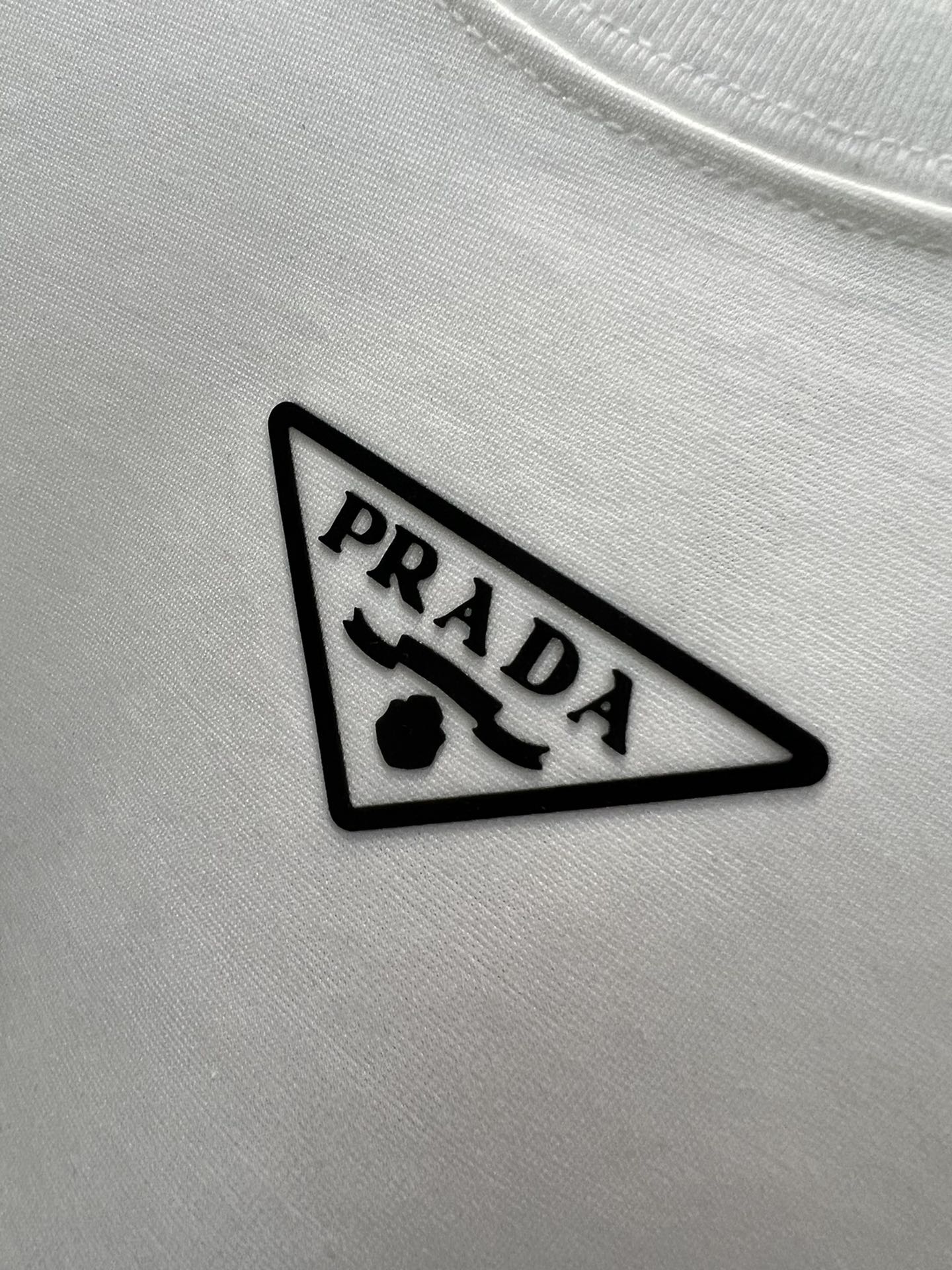 ️Prada/普拉达2024年春夏新品上新三标齐全圆领短袖T恤好货不用过多介绍看细节专柜码数M-XXXL