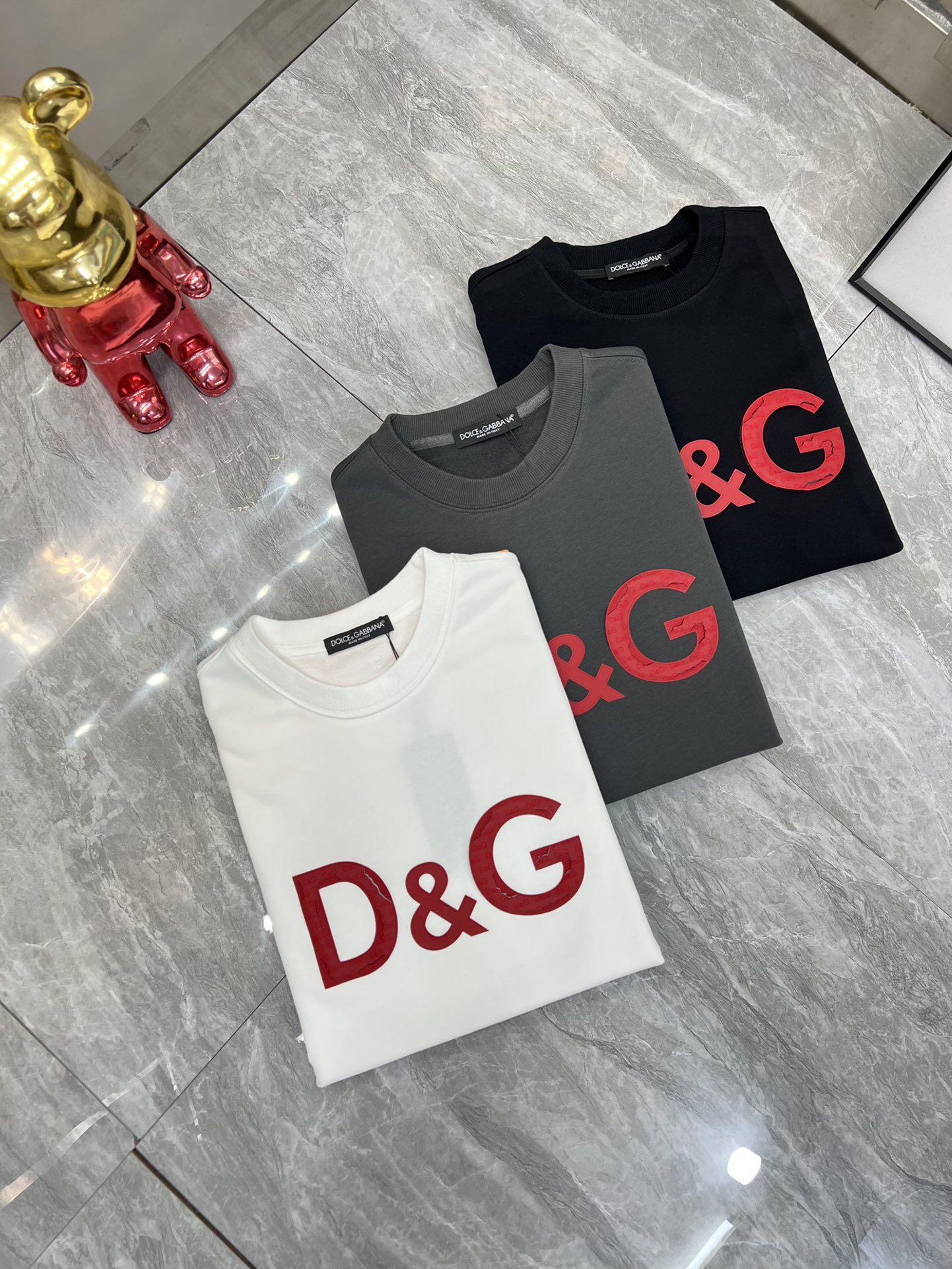 NO:566093,DG/Dolce & Gabbana new autumn and winter products, complete with three standards, re-equipped with three-dimensional glue technology, 380g couple's round neck pure cotton sweatshirt, good product, no need to introduce too much, look at the details, counter size M-XXXL 175/140, recommended L,, Dolce&Gabbana, hoodie, sweatshirts, alexander wang19860909DG/杜嘉班纳 秋冬新品 三标齐全 重配立体滴胶工艺 380g情侣款圆领纯棉卫衣 好货不用过多介绍 看细节 专柜码数 M-XXXL 175/140建议L,,Dolce&Gabbana,hoodie,sweatshirts,alexander wang,Men's clothing