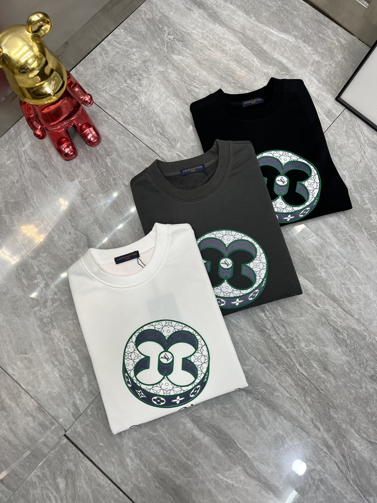 NO:566115,LV/Louis Vuitton's new autumn and winter products, complete with three standards, re-equipped with three-dimensional glue technology, 380g couple's round neck pure cotton sweatshirt, good product, no need to introduce too much, look at the details, counter size M-XXXL 175/140, recommended L,, louis vuitton, louis vuitton, hoodie, sweatshirts, alexander wang19860909LV/路易威登 秋冬新品 三标齐全 重配立体滴胶工艺 380g情侣款圆领纯棉卫衣 好货不用过多介绍 看细节 专柜码数 M-XXXL 175/140建议L,,louis vuitton,louis vuitton,hoodie,sweatshirts,alexander wang,Men's clothing