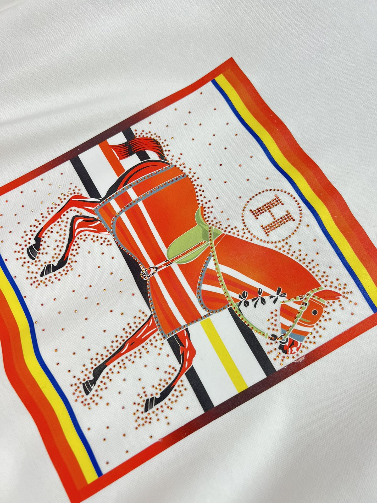 Elegant Hermès Horse Graphic Pullover Sweatshirt - Stylish and Comfortable 4 i1727359559 8198 0