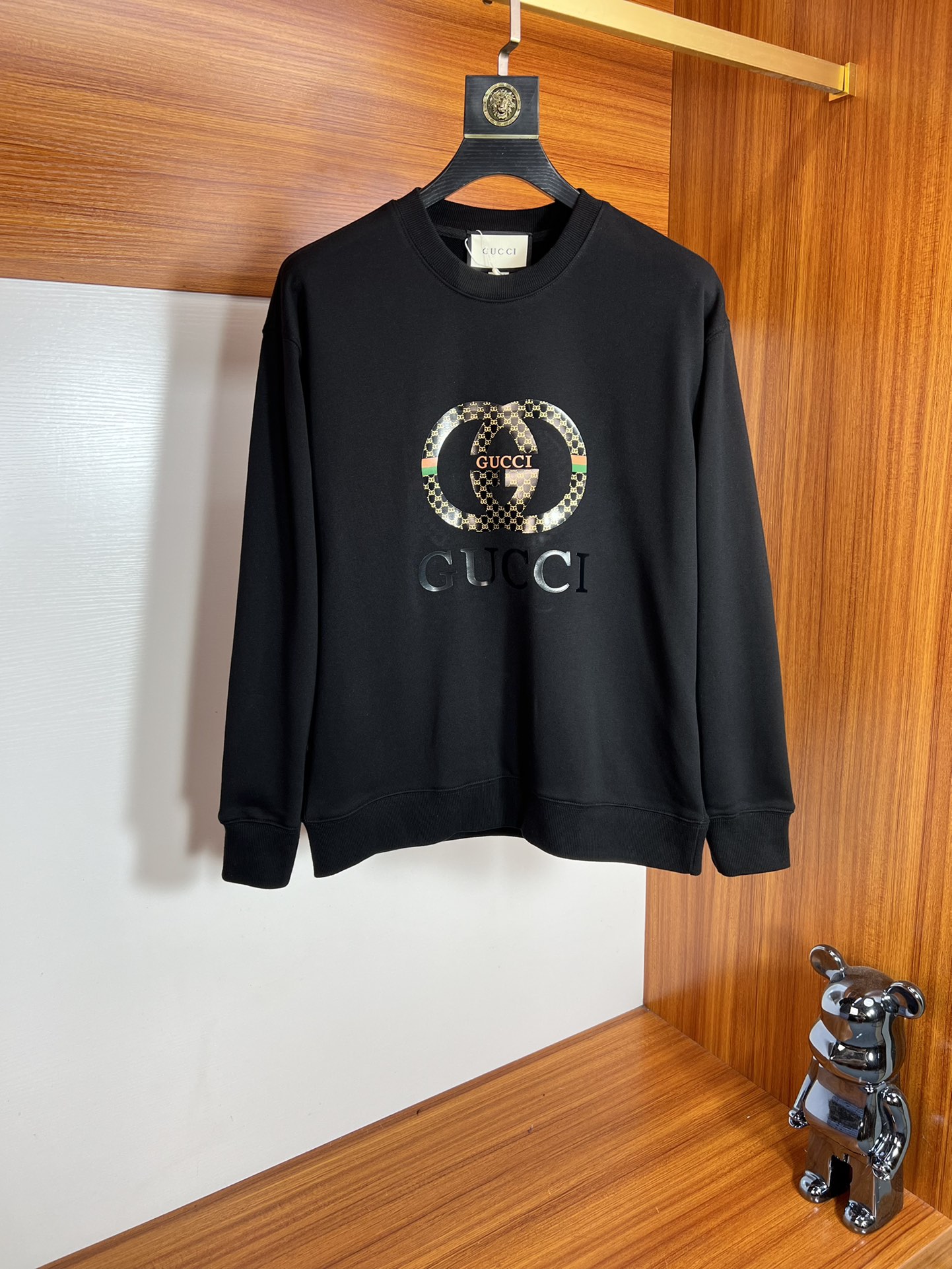 NO:527132,Gucci/Gucci 2025 autumn and winter new product, complete three-standard three-dimensional glue-drop process on chest, 380g couple round neck pure cotton sweatshirts, good products don’t need to be introduced too much, look at the details, counter code M-XXXL 175/140 Suggestions L,,gucci,hoodie,sweatshirts,alexander wang19860909Gucci/古奇 2025秋冬新品 三标齐全 胸前立体滴胶工艺 380g情侣款圆领纯棉卫衣 好货不用过多介绍 看细节 专柜码数 M-XXXL 175/140建议L,,gucci,hoodie,sweatshirts,alexander wang,Men's clothing