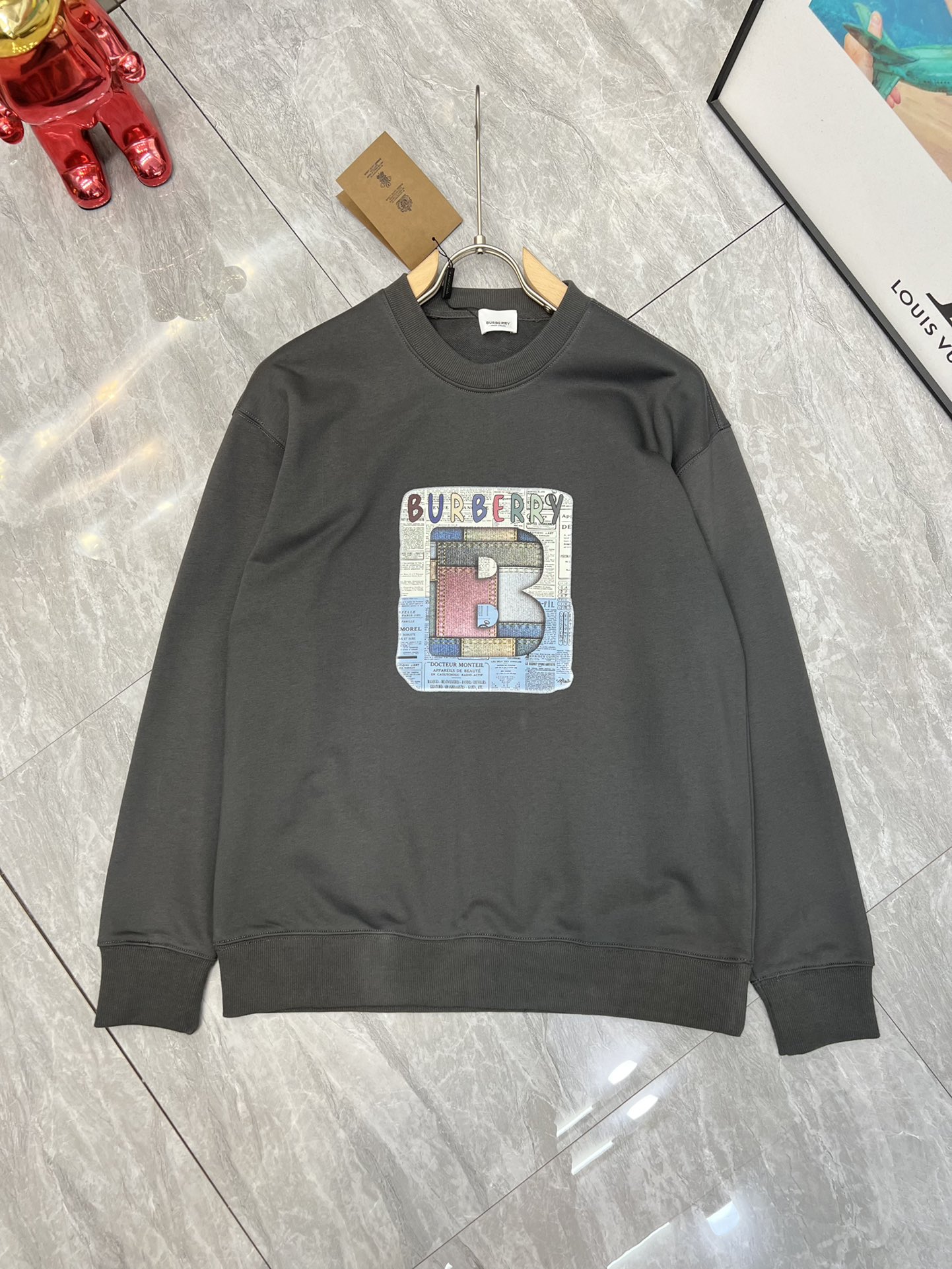 NO:524973,Burberry/Burberry 2025 autumn and winter new product, complete three standards, 380g couple round neck pure cotton sweatshirts, no need to introduce too much good products, look at the details, counter code M-XXXL 175/140 Suggestions,,,burberry,burberry,hoodie,sweatshirts,alexander wang19860909Burberry/巴宝莉 2025秋冬新品 三标齐全 380g情侣款圆领纯棉卫衣 好货不用过多介绍 看细节 专柜码数 M-XXXL 175/140建议L,,,burberry,burberry,hoodie,sweatshirts,alexander wang,Men's clothing