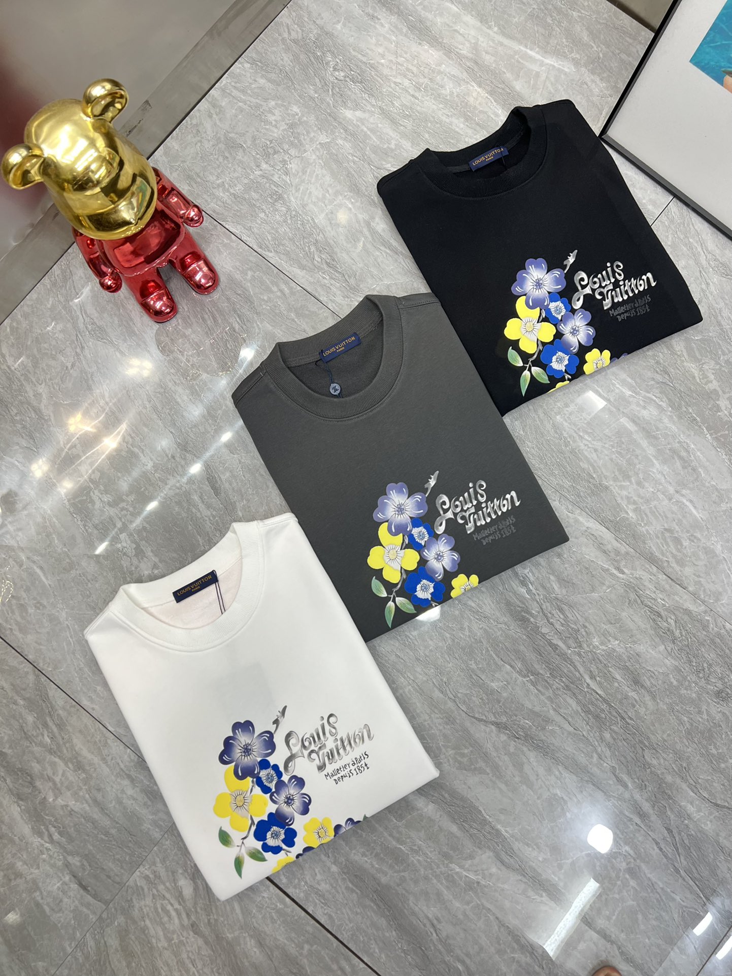 NO:600238,LV/Louis Vuitton 2025 autumn and winter new products, complete with three standards, 380g couple's round neck pure cotton sweatshirt, good product, no need to introduce too much, look at the details, counter size M-XXXL /140 recommended L,,,louis vuitton,louis vuitton,hoodie,sweatshirts,alexander wang19860909LV/路易威登 2025秋冬新品 三标齐全 380g情侣款圆领纯棉卫衣 好货不用过多介绍 看细节 专柜码数 M-XXXL /140建议L,,,louis vuitton,louis vuitton,hoodie,sweatshirts,alexander wang,Men's clothing