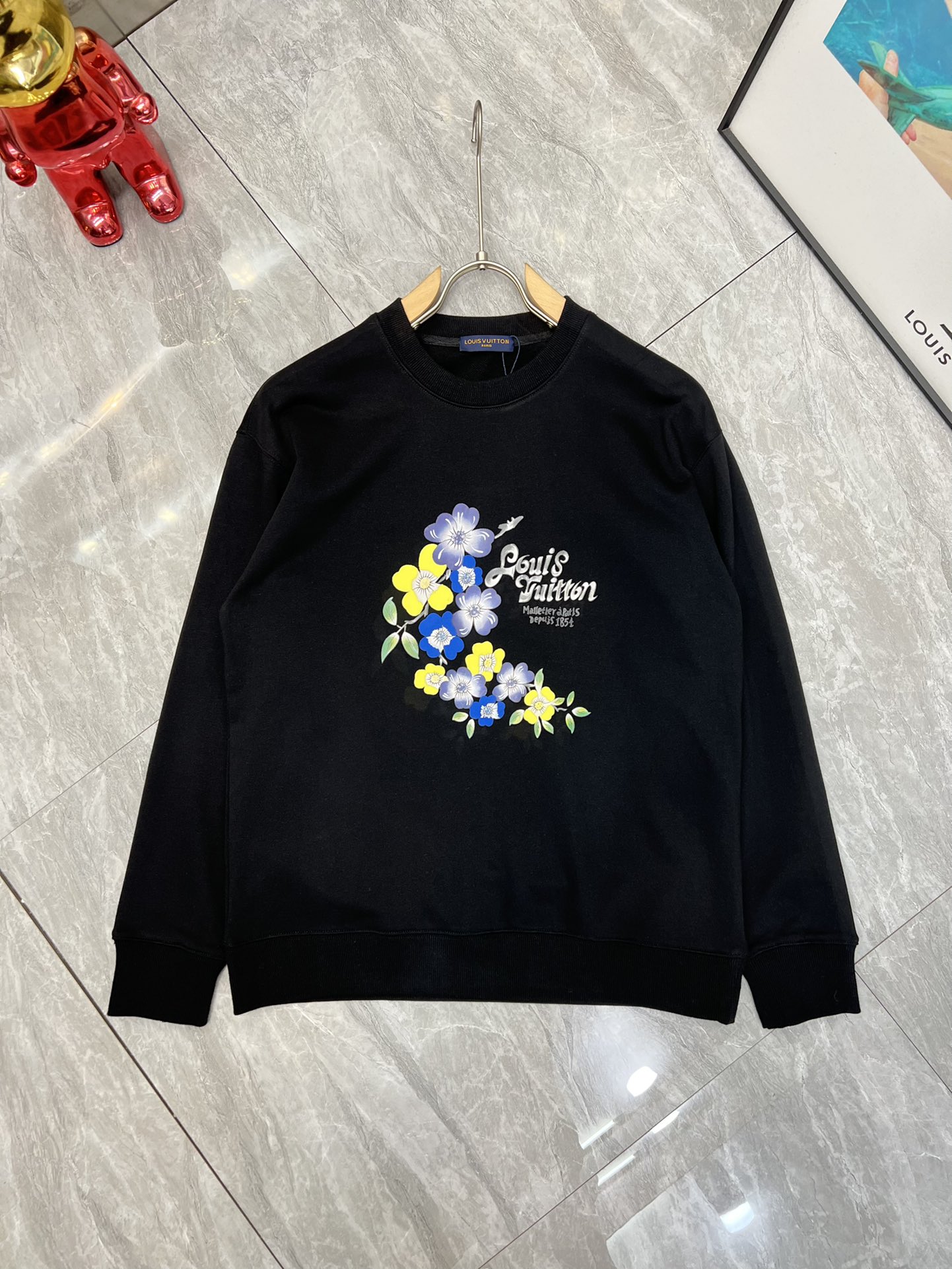 NO:524974,LV/Louis Vuitton 2025 autumn and winter new products, complete three standards, 380g couple round neck pure cotton sweatshirts, good products don’t need to be introduced too much, look at the details, counter code M-XXXL 175/140 Suggestions,,,louis vuitton,louis vuitton,hoodie,sweatshirts,alexander wang19860909LV/路易威登 2025秋冬新品 三标齐全 380g情侣款圆领纯棉卫衣 好货不用过多介绍 看细节 专柜码数 M-XXXL 175/140建议L,,,louis vuitton,louis vuitton,hoodie,sweatshirts,alexander wang,Men's clothing