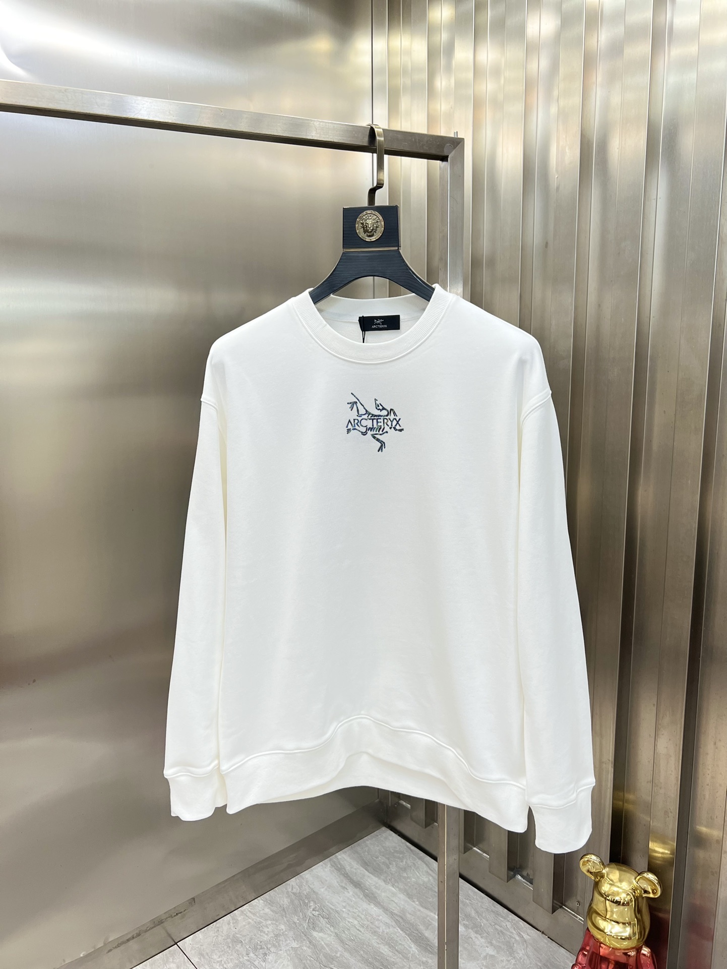 NO:529515,Arc/Architecture Bird 2025 autumn and winter new product, complete three standards, 380g couple round neck pure cotton sweatshirts, good products do not need to be introduced too much, look at the details, counter code number M-XXXL 175/140 Suggestions, arc'teryx, hoodie, sweatshirts, alexander wang19860909Arc/始祖鸟 2025秋冬新品 三标齐全 380g情侣款圆领纯棉卫衣 好货不用过多介绍 看细节 专柜码数 M-XXXL 175/140建议L,arc'teryx,hoodie,sweatshirts,alexander wang,Men's clothing