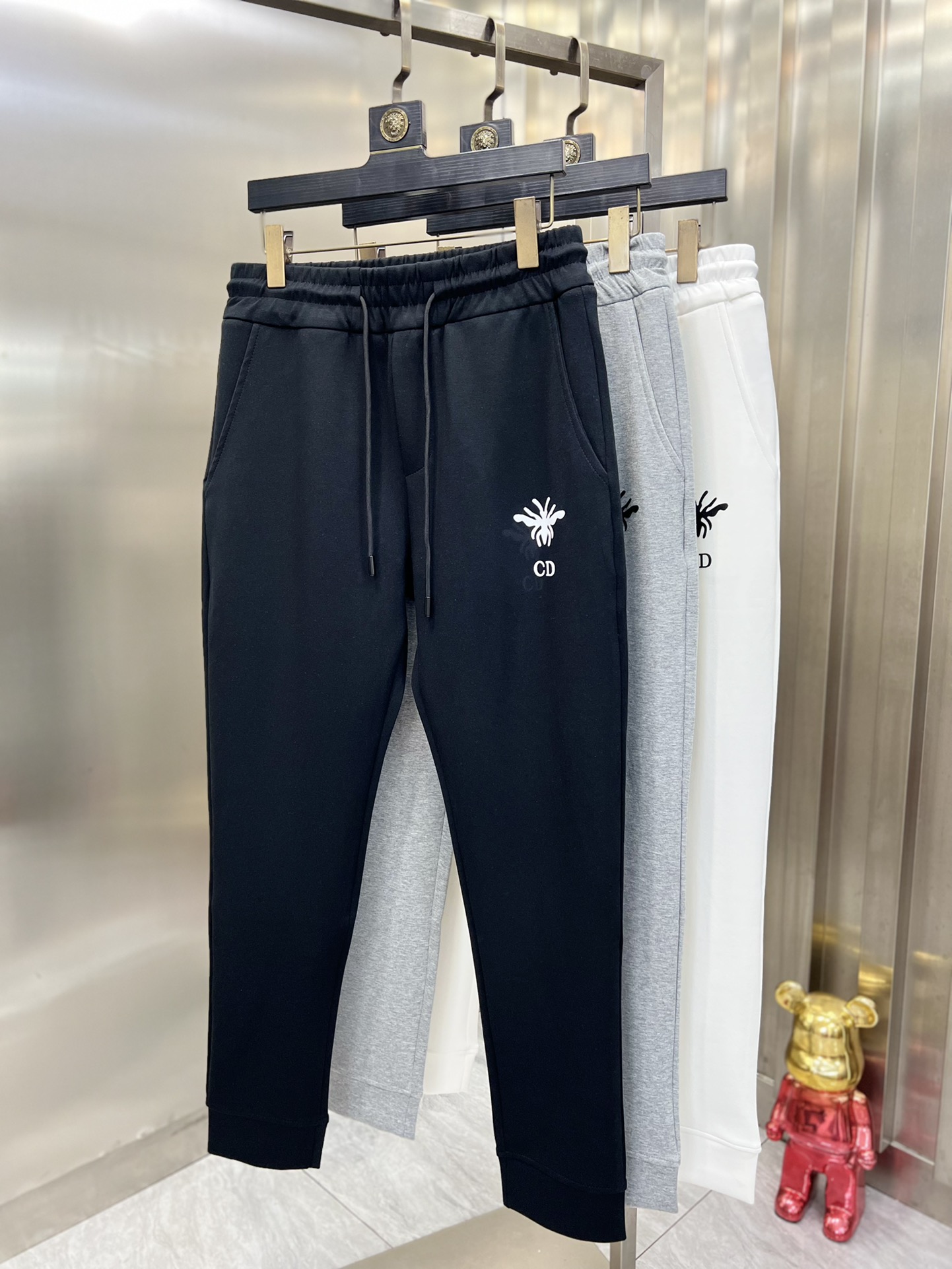 NO:539887,Dior/Dior 2025 autumn and winter new products, complete three standards, casual pants, no need to introduce too much good products, look at the details, counter number M-XXXL /140 upper body L,,dior,dior,alexander wang19860909Dior/迪奥 2025秋冬新品 三标齐全 休闲裤 好货不用过多介绍 看细节 专柜码数M-XXXL /140上身L,,dior,dior,alexander wang,Men's clothing