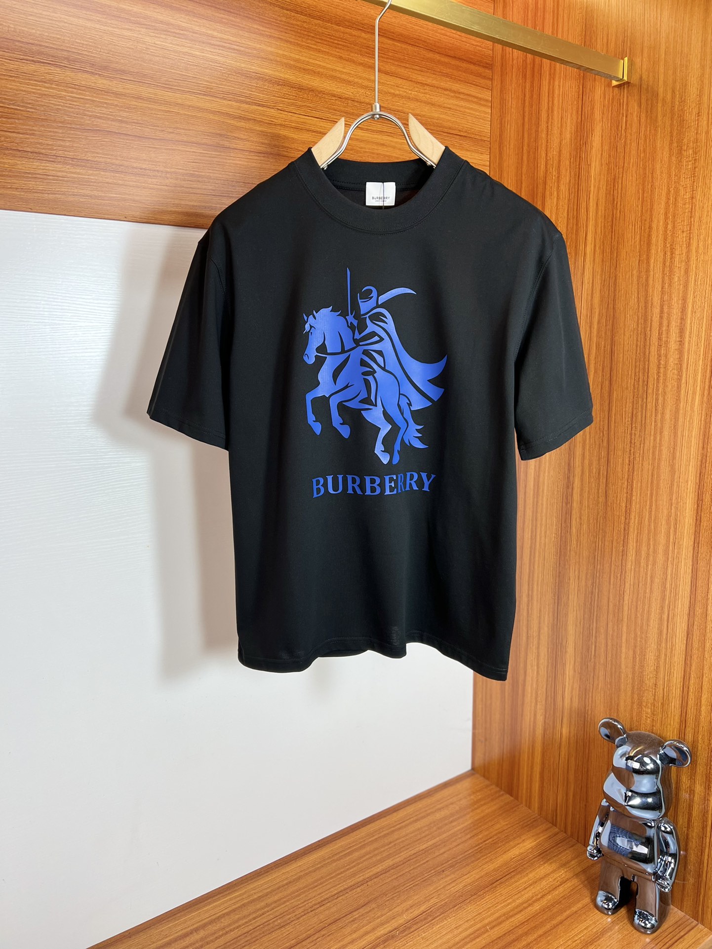 NO:156093,Burberry/Burberry 2025 spring and summer new product, complete three standards, round neck pure cotton short-sleeved T-shirt, don’t need to introduce too much good products, look at the details, counter code M-XXXL / Suggestions, burberry, burberry, T-shirt, tees, t-shirt, alexander wang19860909Burberry/巴宝莉 2025春夏新品 三标齐全 圆领纯棉短袖T恤 好货不用过多介绍 看细节 专柜码数M-XXXL /建议L,,burberry,burberry,T-shirt,tees，t-shirt,alexander wang,Men's clothing