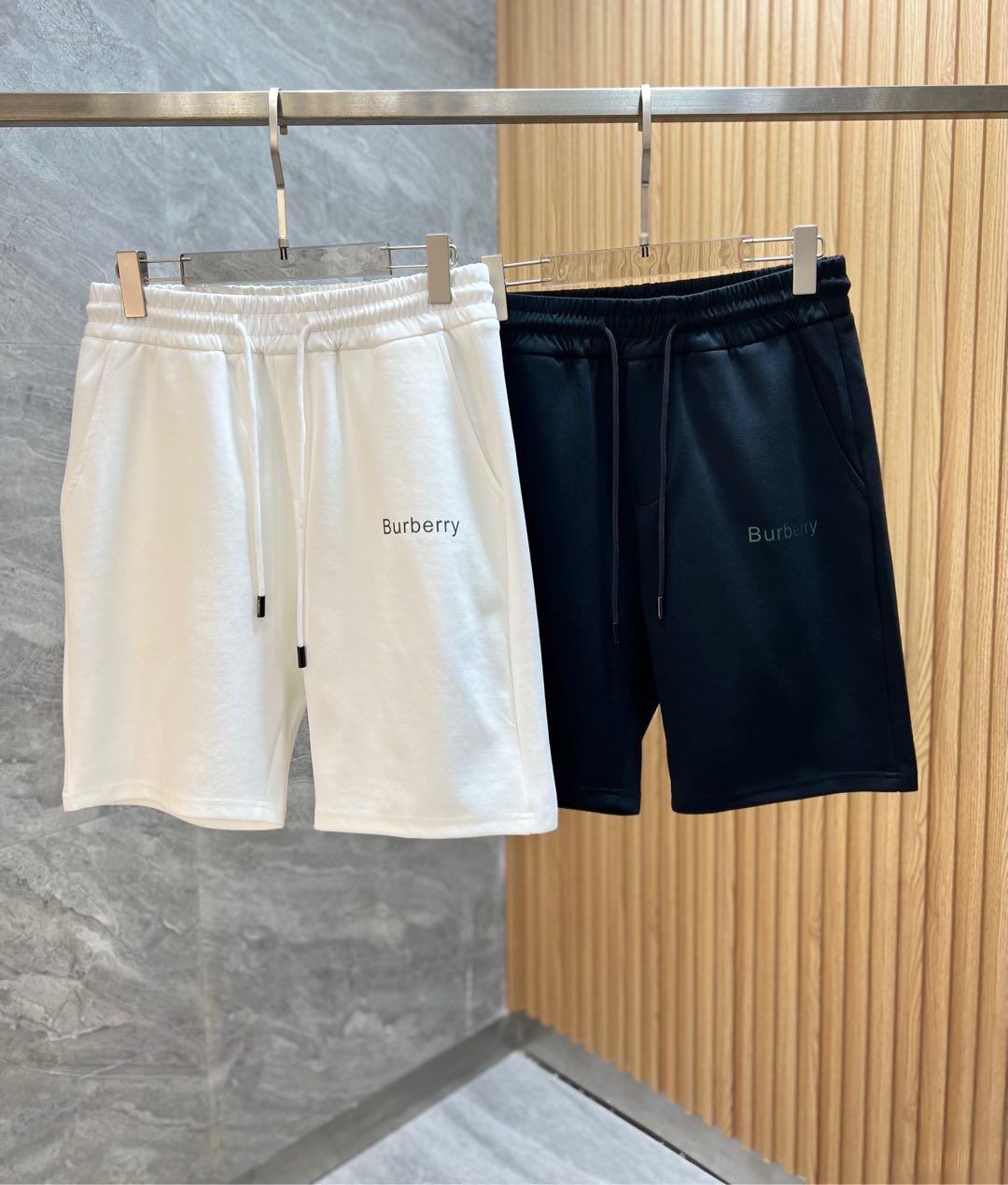 NO:918142,Burberry/Burberry 2026 spring and summer new products, complete with three labels, elastic band five-point casual pants and shorts, good products without too much introduction, look at the details, counter size M-XXXL 175/upper body recommended L,, burberry, burberry, shorts,19860909Burberry/巴宝莉 2026春夏新品 三标齐全 松紧带五分休闲裤短裤 好货不用过多介绍 看细节 专柜码数M-XXXL 175/上身建议L,,burberry,burberry,shorts,,Men's clothing