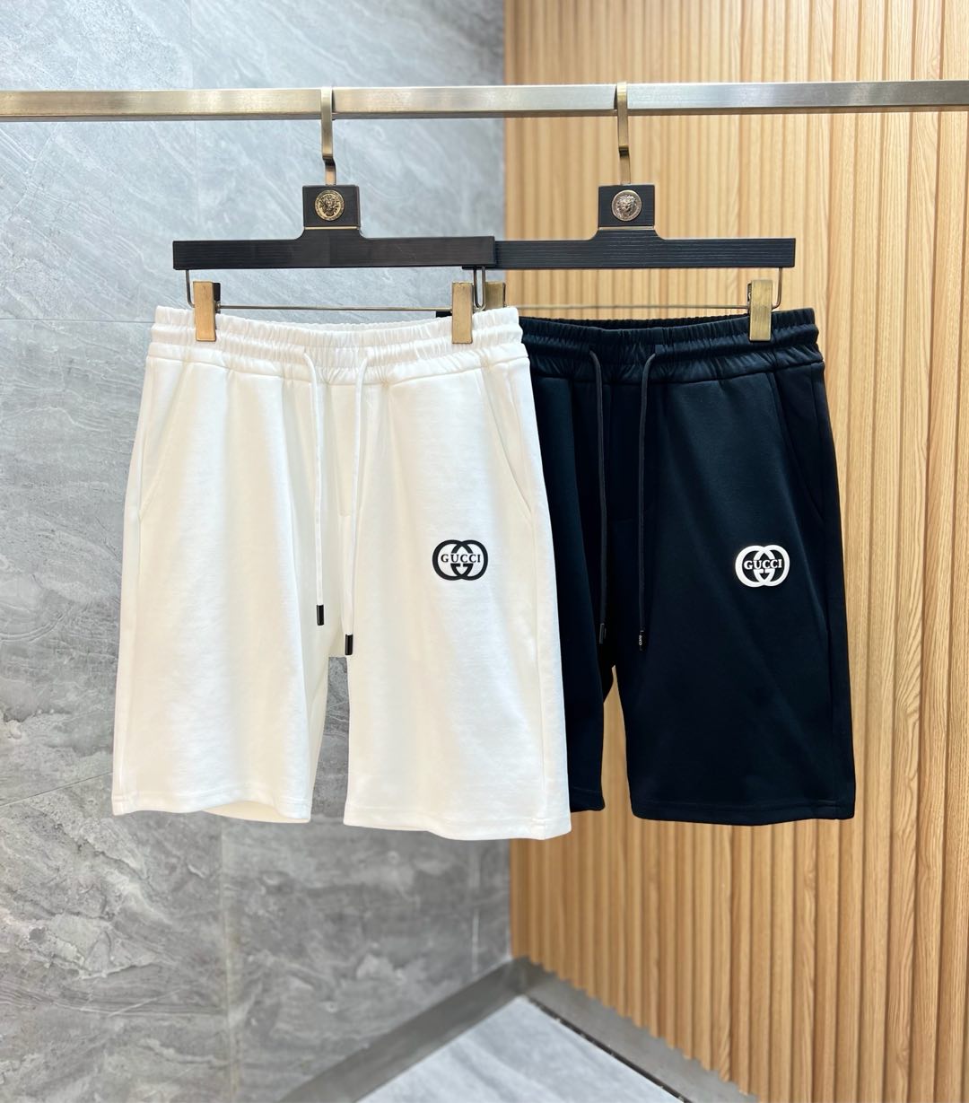 NO:918116,Gucci/Gucci 2026 spring and summer new products, complete with three labels, elastic band, casual pants and shorts, no need to introduce too much about the good products, look at the details, counter size M-XXXL 175/upper body recommended L,,gucci,shorts,19860909Gucci/古奇 2026春夏新品 三标齐全 松紧带五分休闲裤短裤 好货不用过多介绍 看细节 专柜码数M-XXXL 175/上身建议L,,gucci,shorts,,Men's clothing