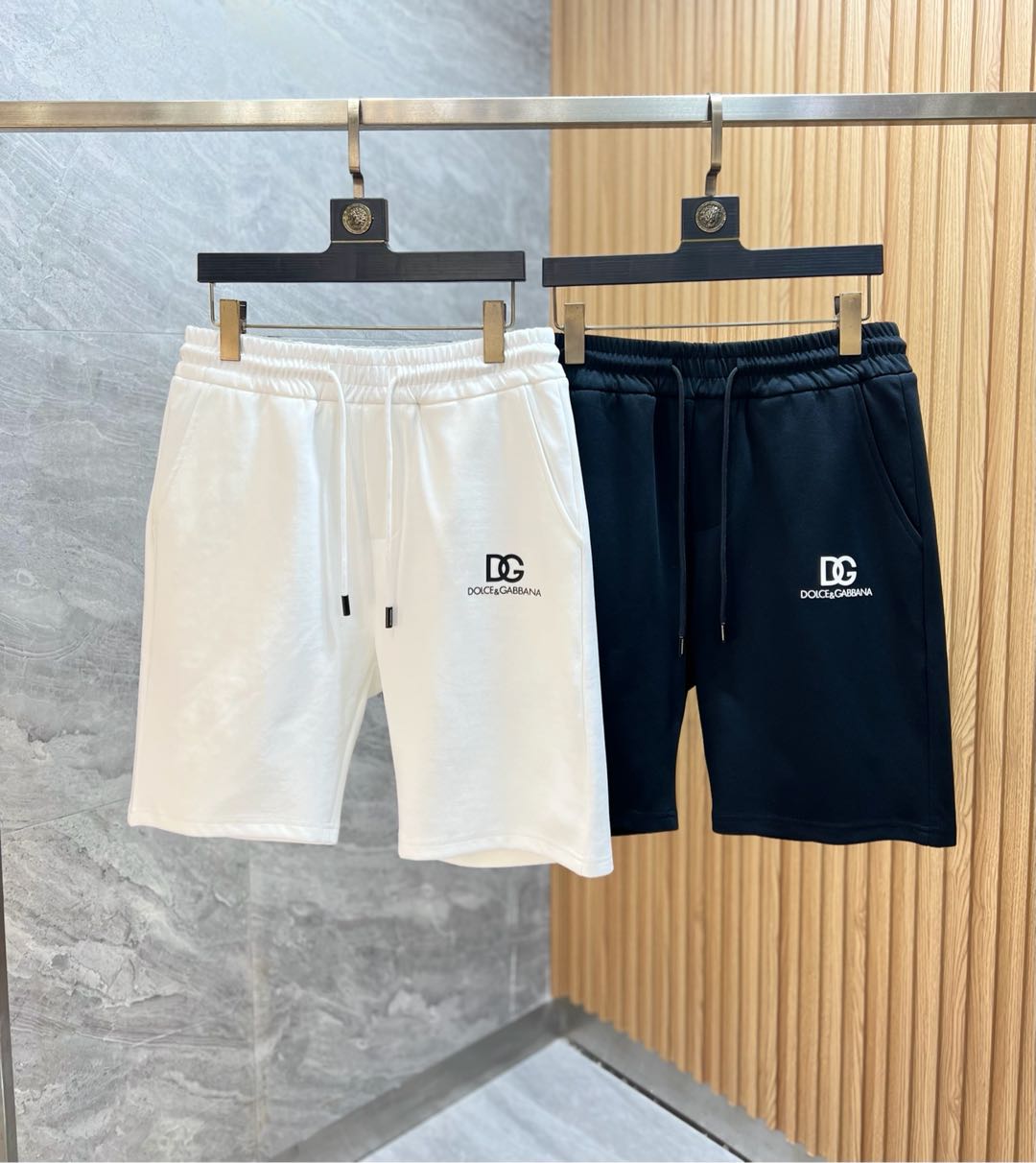 NO:918119,DG/Dolce & Gabbana 2026 spring and summer new products, complete with three labels, elastic band five-point casual pants and shorts, good products without too much introduction, look at the details, counter size M-XXXL 175/upper body recommended L,, Dolce&Gabbana, shorts,19860909DG/杜嘉班纳 2026春夏新品 三标齐全 松紧带五分休闲裤短裤 好货不用过多介绍 看细节 专柜码数M-XXXL 175/上身建议L,,Dolce&Gabbana,shorts,,Men's clothing