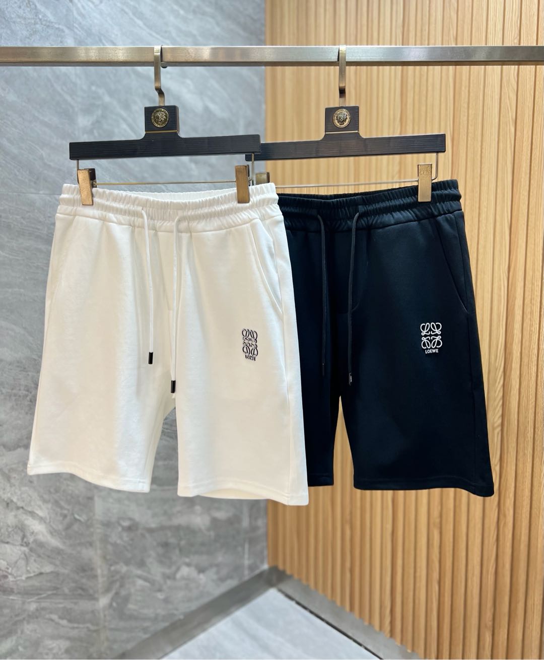 NO:441548,Loewe/Luo Yiwei Spring and summer new products, complete three-standard elastic five-point casual pants and shorts. Don’t need to introduce too much good products. Look at the details. Counter code M-XXXL 175/Upper body suggestions L,,loewe,loewe, shorts,alexander wang19860909Loewe/罗意威 春夏新品 三标齐全 松紧带五分休闲裤短裤 好货不用过多介绍 看细节 专柜码数M-XXXL 175/上身建议L,,loewe,loewe,shorts,alexander wang,Men's clothing