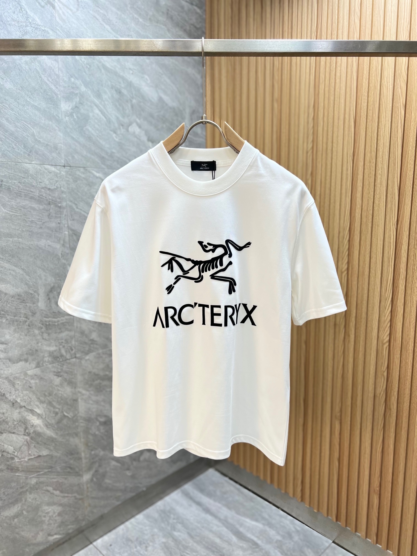 NO:469094,Arc/Architecture Bird 2025 Spring and Summer New Products, Complete Three Standards, 260g Round Neck Pure Cotton Short-Sleeve T-shirt, Don’t need to introduce too much good products, look at the details, Counter Code M-XXXL 175/Suggestions, Arc'teryx, T-shirt,tees, t-shirt,alexander wang19860909Arc/始祖鸟 2025春夏新品 三标齐全 260克圆领纯棉短袖T恤 好货不用过多介绍 看细节 专柜码数M-XXXL 175/建议L,arc'teryx,T-shirt,tees，t-shirt,alexander wang,Men's clothing