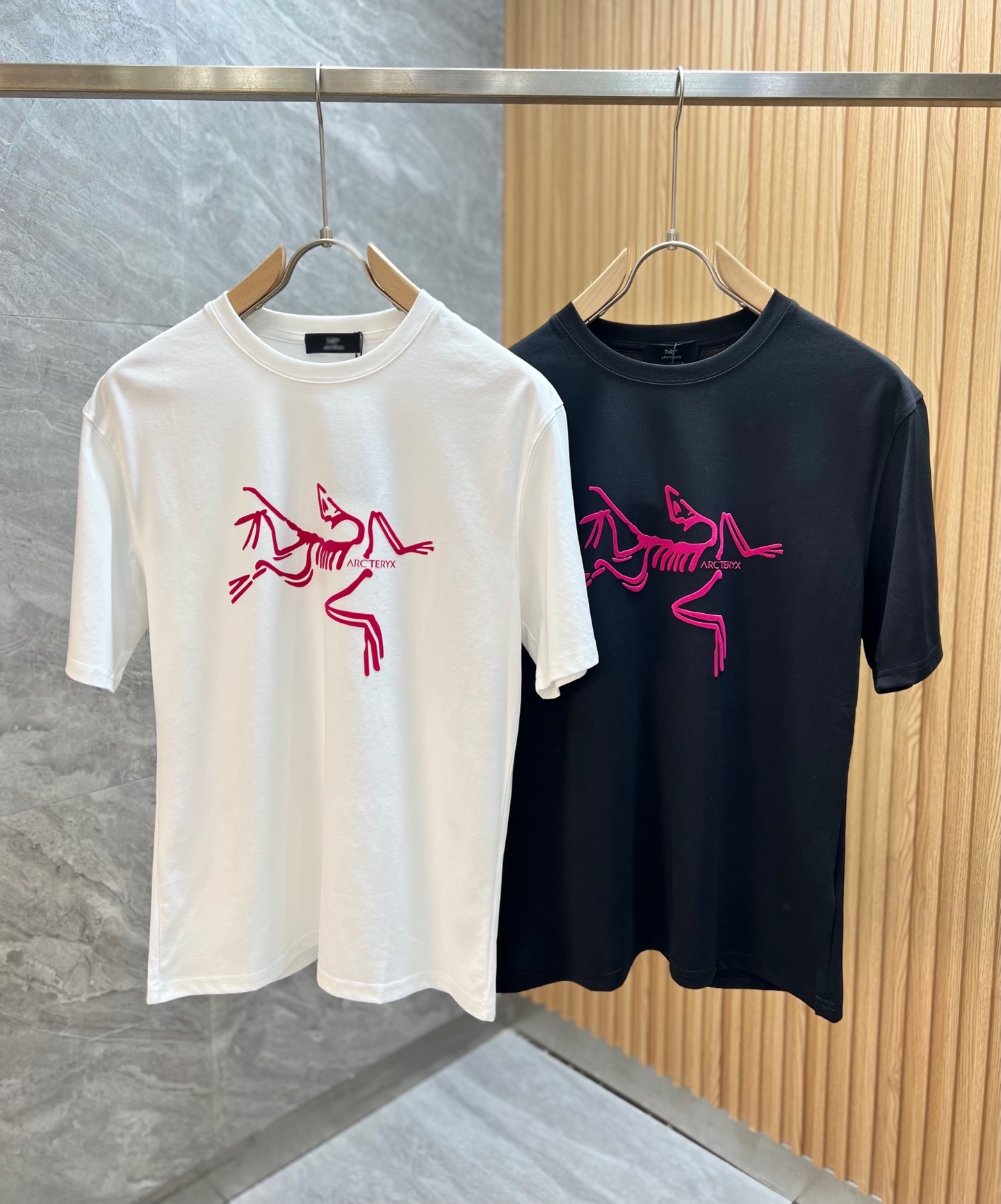 NO:452138,Arc/Architecture Bird 2025 Spring and Summer New Products, Complete Three Standards, Mercerized Cotton, Short-sleeved T-shirts, Good Products, Don't need to introduce too much, Look at the details, Counter Code Number M-XXXL /140 Suggestions, Arc'teryx, T-shirt,tees, t-shirt,alexander wang19860909Arc/始祖鸟 2025春夏新品 三标齐全 丝光棉 短袖T恤 好货不用过多介绍 看细节 专柜码数M-XXXL /140建议L,arc'teryx,T-shirt,tees，t-shirt,alexander wang,Men's clothing