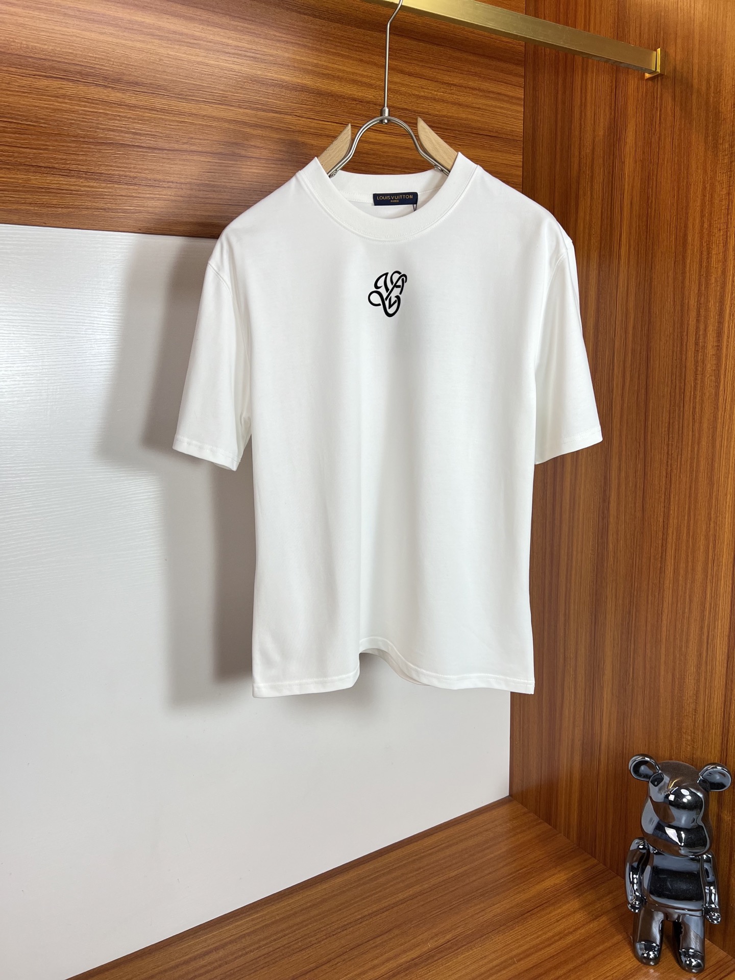 Louis Vuitton 2025 Spring/Summer White Cotton Short Sleeve T-Shirt 2 i1738947376799 825 0 1