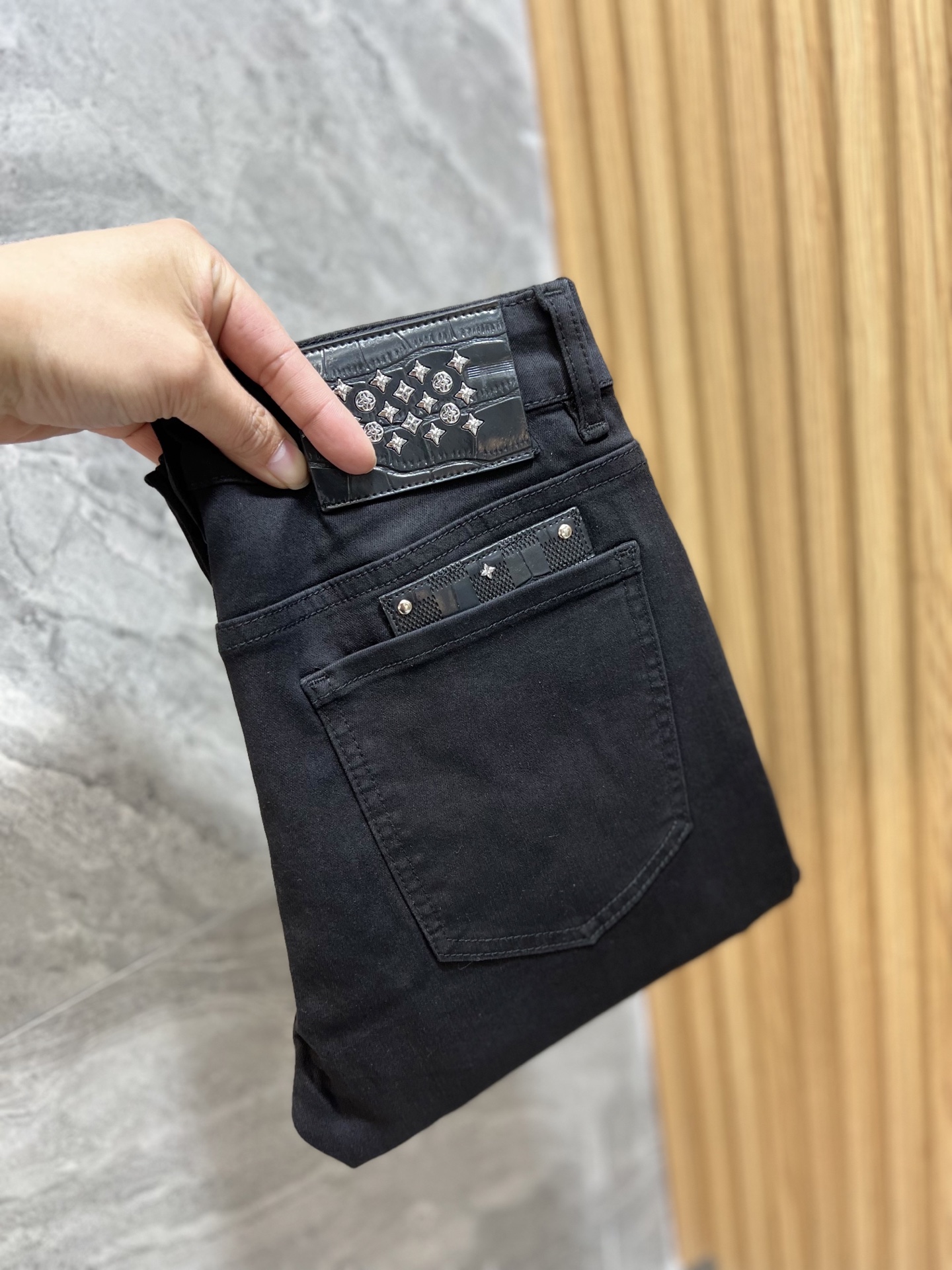 NO:134493,LV/Louis Vuitton 2025 Spring and Summer New Products, Complete Three Standards, Jeans, Good Products, Don’t need to introduce too much, look at the details, Counter codes 29-38 / 140 upper body 32,,louis vuitton,louis vuitton,jeans,alexander wang19860909LV/路易威登 2025春夏新品 三标齐全 牛仔裤 好货不用过多介绍 看细节 专柜码数29-38 /140上身32码,,louis vuitton,louis vuitton,jeans,alexander wang,Men's clothing