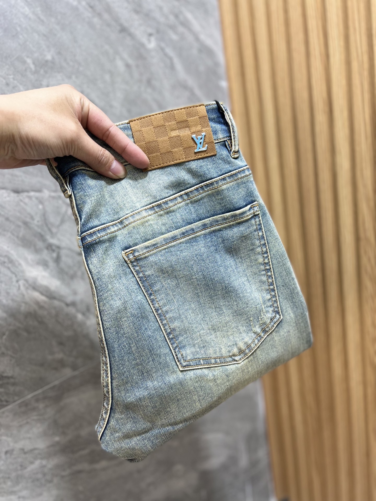 NO:134497,LV/Louis Vuitton 2025 Spring and Summer New Products, Complete Three Standards, Jeans, Good Products, Don’t need to introduce too much, look at the details, Counter codes 29-38 / 140 upper body 32,,louis vuitton,louis vuitton,jeans,alexander wang19860909LV/路易威登 2025春夏新品 三标齐全 牛仔裤 好货不用过多介绍 看细节 专柜码数29-38 /140上身32码,,louis vuitton,louis vuitton,jeans,alexander wang,Men's clothing