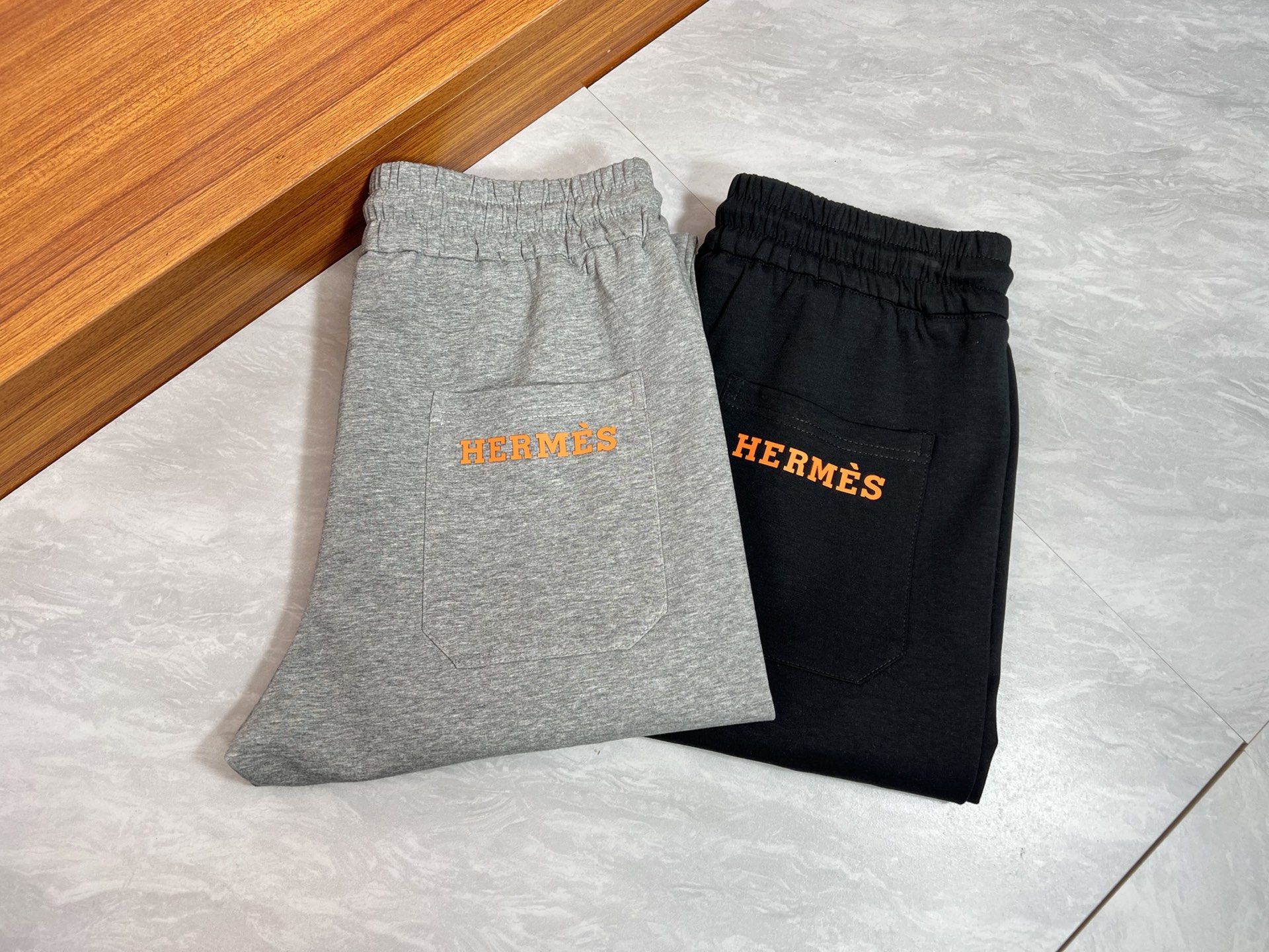 NO:519249,Hermes/Hermes 2025 spring and summer new products, complete three standards, elastic pants, casual pants, good products, don't need to introduce too much, look at the details, counter number M-XXXL 175/140 upper body L,, hermes, hermes, alexander wang19860909Hermes/爱马仕 2025春夏新品 三标齐全 松紧裤 休闲裤 好货不用过多介绍 看细节 专柜码数M-XXXL 175/140上身L,,hermes,hermes,alexander wang,Men's clothing