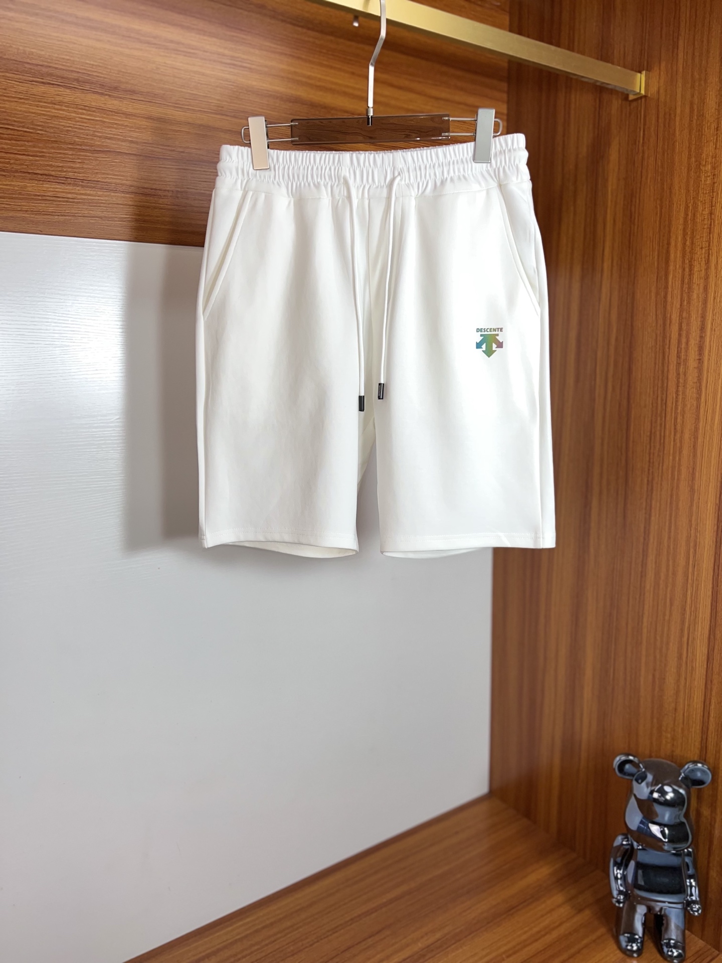NO:465602,DiSanter 2025 spring and summer new product, complete three standards, elastic strap five-point casual pants and shorts, no need to introduce too much good products, look at the details, counter number M-XXXL / upper body suggestions L,,, shorts, alexander wang19860909迪桑特 2025春夏新品 三标齐全 松紧带五分休闲裤短裤 好货不用过多介绍 看细节 专柜码数M-XXXL /上身建议L,,,shorts,alexander wang,Men's clothing