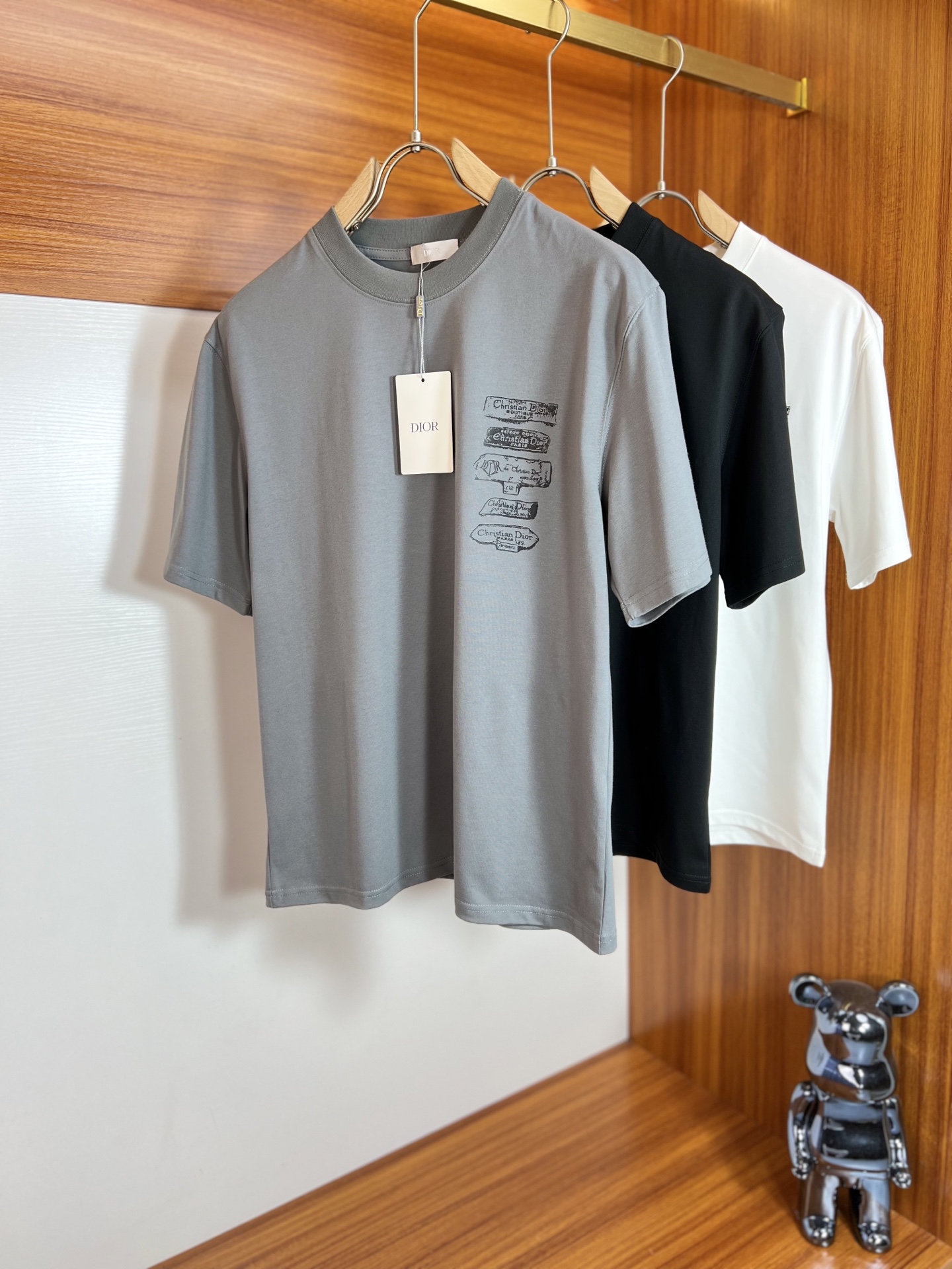 NO:465624,Dior/Dior 2025 new spring and summer products are available, complete three standards, ice-trendy cotton round neck short-sleeved T-shirt, don’t need to introduce too much good products, look at the details, counter code M-XXXL / Suggestions L,,,dior,dior,T-shirt,tees,t-shirt,alexander wang19860909Dior/迪奥 2025年春夏新品上新 三标齐全 冰潮棉圆领短袖T恤 好货不用过多介绍 看细节 专柜码数M-XXXL /建议L,,,dior,dior,T-shirt,tees，t-shirt,alexander wang,Men's clothing