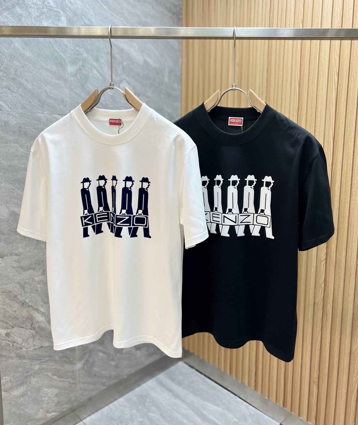 NO:134519,Kenzo 2025 spring and summer new product, complete three standards, round neck pure cotton short-sleeved T-shirt, no need to introduce too much good products, look at the details, counter code M-XXXL 175/140 Suggestions L,, T-shirt,tees, t-shirt,alexander wang19860909Kenzo 2025春夏新品 三标齐全 圆领纯棉短袖T恤 好货不用过多介绍 看细节 专柜码数M-XXXL 175/140建议L,,T-shirt,tees，t-shirt,alexander wang,Men's clothing