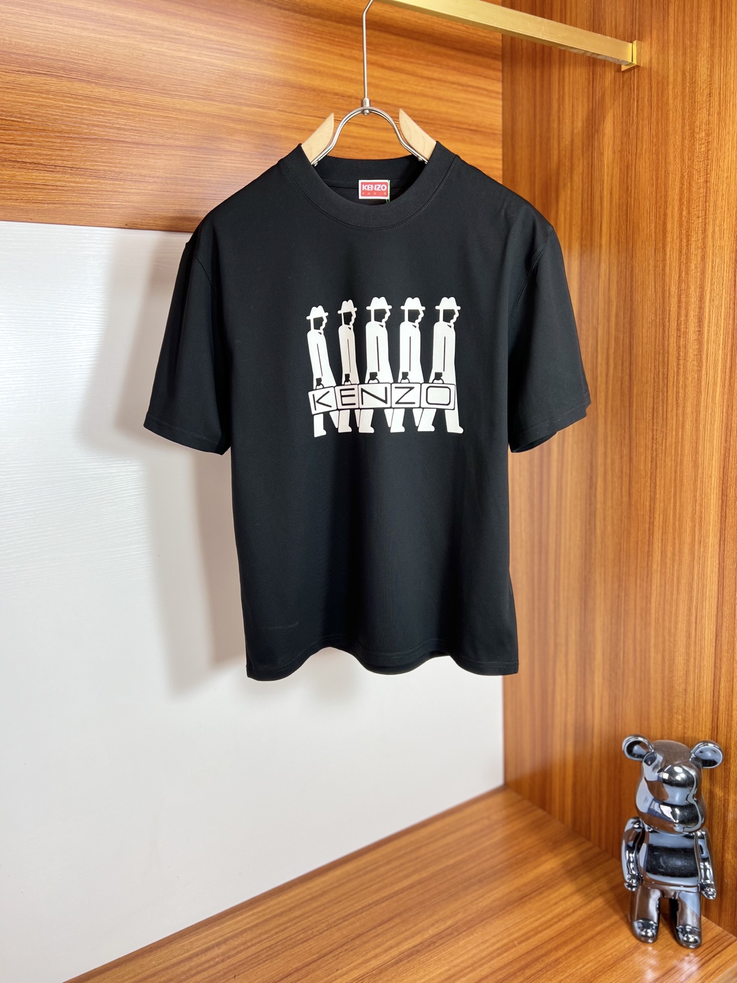 NO:415943,Kenzo 2025 spring and summer new product, complete three standards, round neck pure cotton short-sleeved T-shirt, no need to introduce too much good products, look at the details, counter code M-XXXL /140 suggestions L,, T-shirt,tees, t-shirt,alexander wang19860909Kenzo 2025春夏新品 三标齐全 圆领纯棉短袖T恤 好货不用过多介绍 看细节 专柜码数M-XXXL /140建议L,,T-shirt,tees，t-shirt,alexander wang,Men's clothing