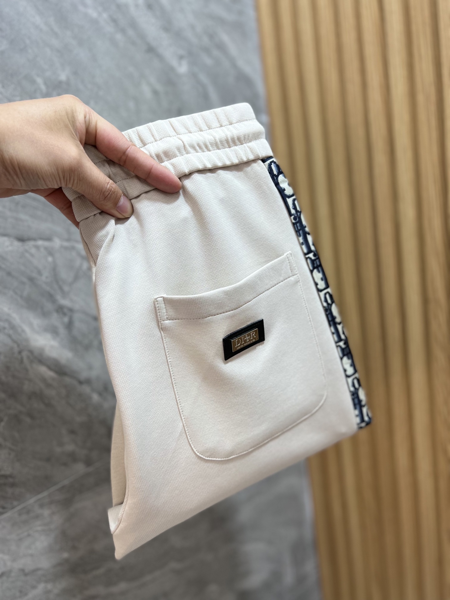 NO:134486,Dior/Dior 2025 spring and summer new products, complete three standards, casual pants, no need to introduce too much good products, look at the details, counter number M-3XL 175/140 upper body L,,dior,dior,alexander wang19860909Dior/迪奥 2025春夏新品 三标齐全 休闲裤 好货不用过多介绍 看细节 专柜码数M-3XL 175/140上身L,,dior,dior,alexander wang,Men's clothing