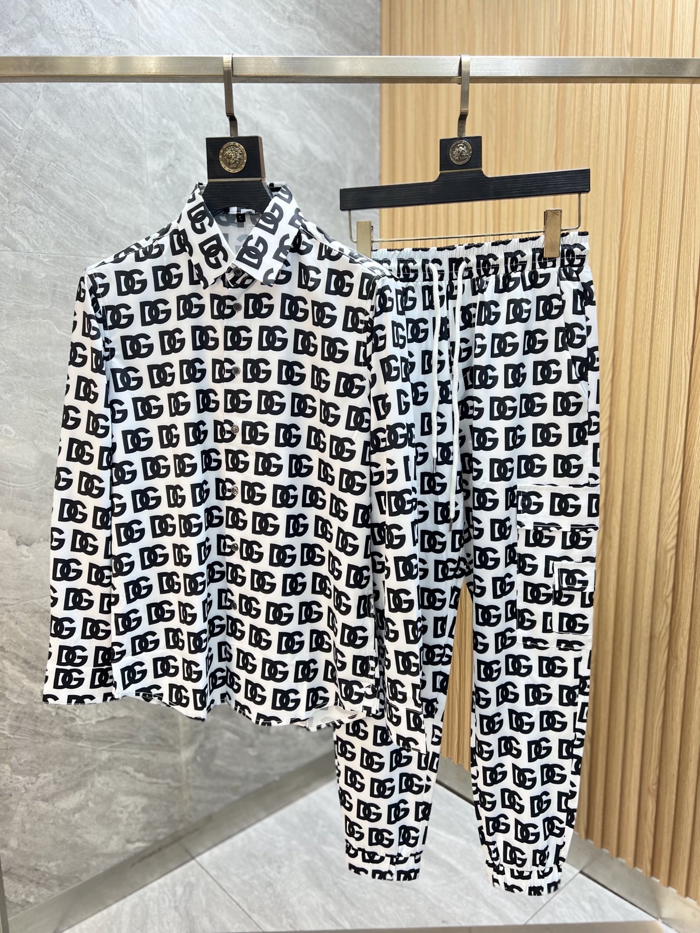 NO:540012,Dolce & Gabbana 2025 spring and summer new products, complete three standards, home clothes and pajamas sets, no need to introduce too much good products, look at the details, counter number M-4XL /140 upper body L,, Dolce & Gabbana, alexander wang19860909杜嘉班纳 2025春夏新品 三标齐全 家居服睡衣套装 好货不用过多介绍 看细节 专柜码数M-4XL /140上身L,,Dolce&Gabbana,alexander wang,Men's clothing