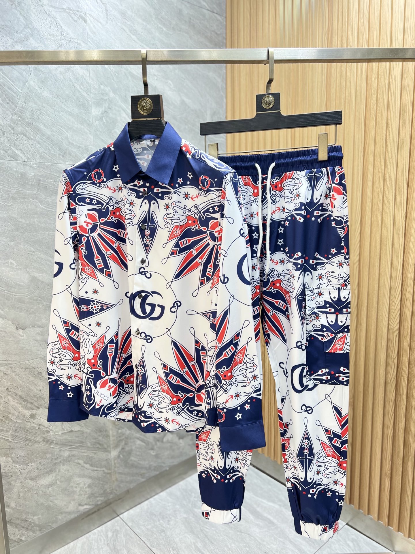 NO:540018,Gucci/Gucci 2025 Spring and Summer New Products, Complete Three Standards, Home Suit, Pajama Set, Good Products, Don’t need to introduce too much, Look at the details, Counter Code M-4XL /140 Upper Body L,,gucci,alexander wang19860909Gucci/古奇 2025春夏新品 三标齐全 家居服睡衣套装 好货不用过多介绍 看细节 专柜码数M-4XL /140上身L,,gucci,alexander wang,Men's clothing