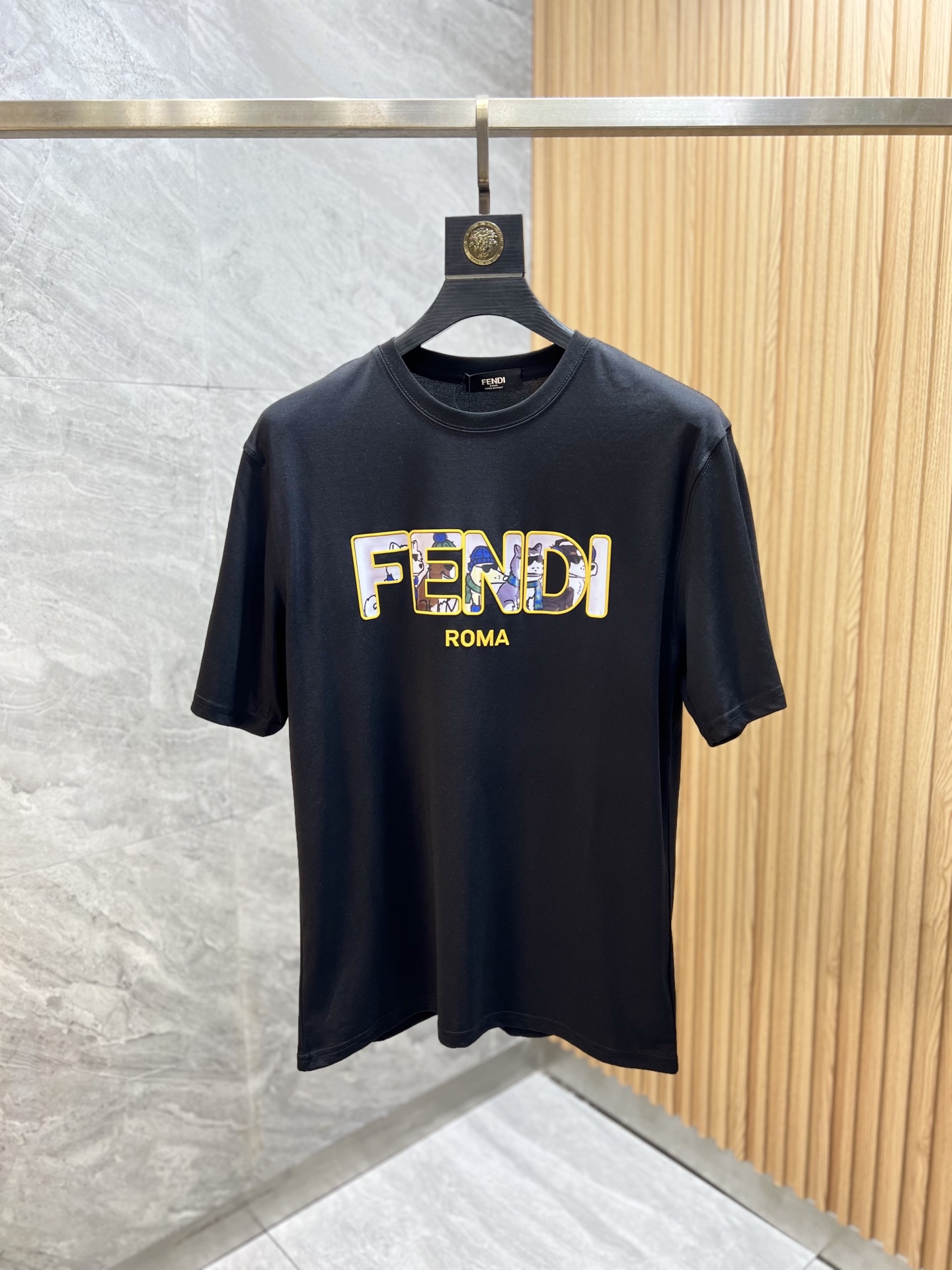 NO:933815,Fendi/Fendi 2026 spring and summer new products, complete with three labels, mercerized cotton round neck short-sleeved T-shirt, good product without too much introduction, look at the details, counter size M-XXXL 175/140, recommended L,, fendi, fendi, T-shirt, tees, t-shirt,19860909Fendi/芬迪 2026年春夏新品上新 三标齐全 丝光棉圆领短袖T恤 好货不用过多介绍 看细节 专柜码数M-XXXL 175/140建议L,,fendi,fendi,T-shirt,tees，t-shirt,,Men's clothing